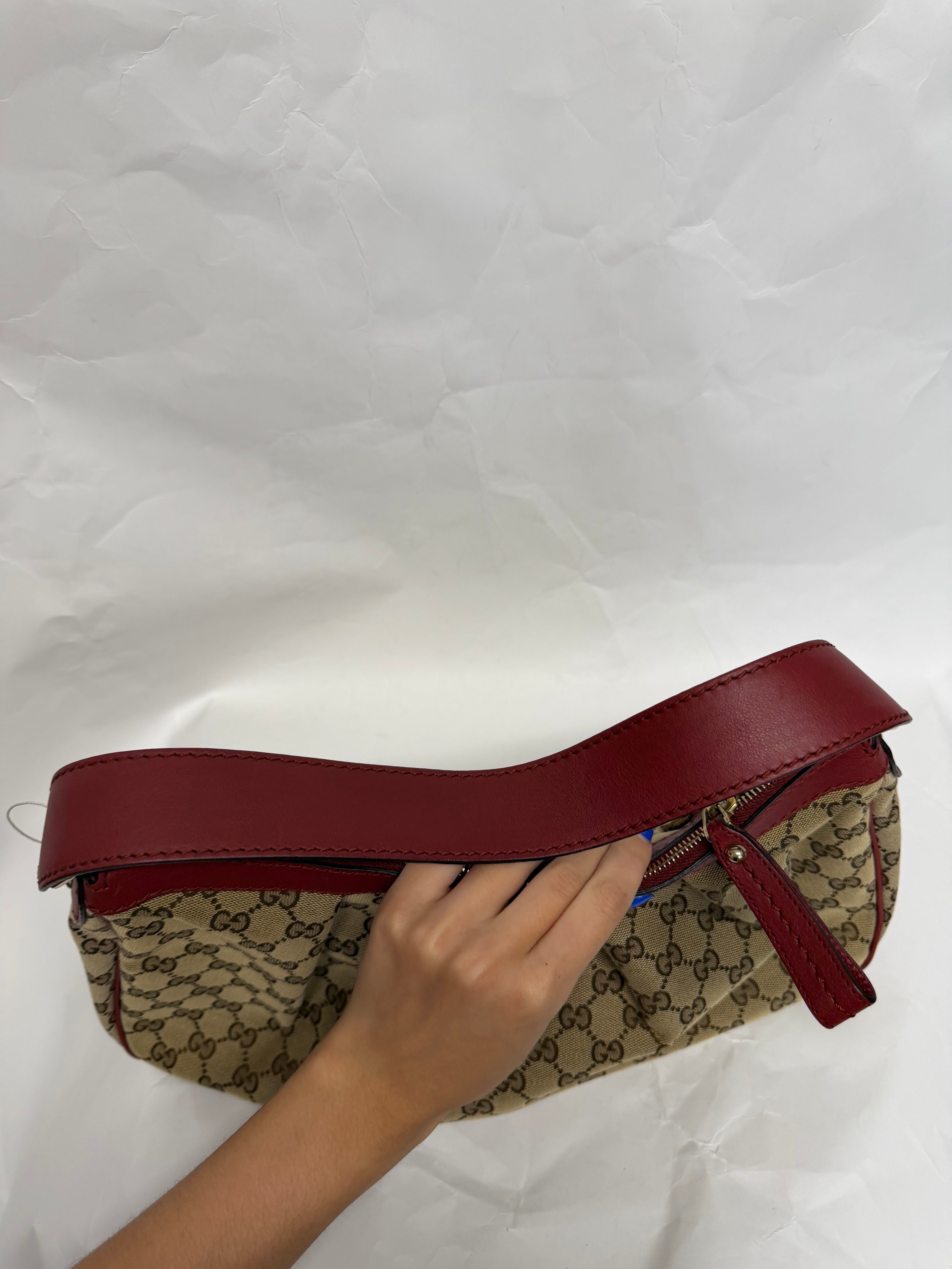 Gucci Sukey GG Canvas Shoulder Bag | Cuero Rojo