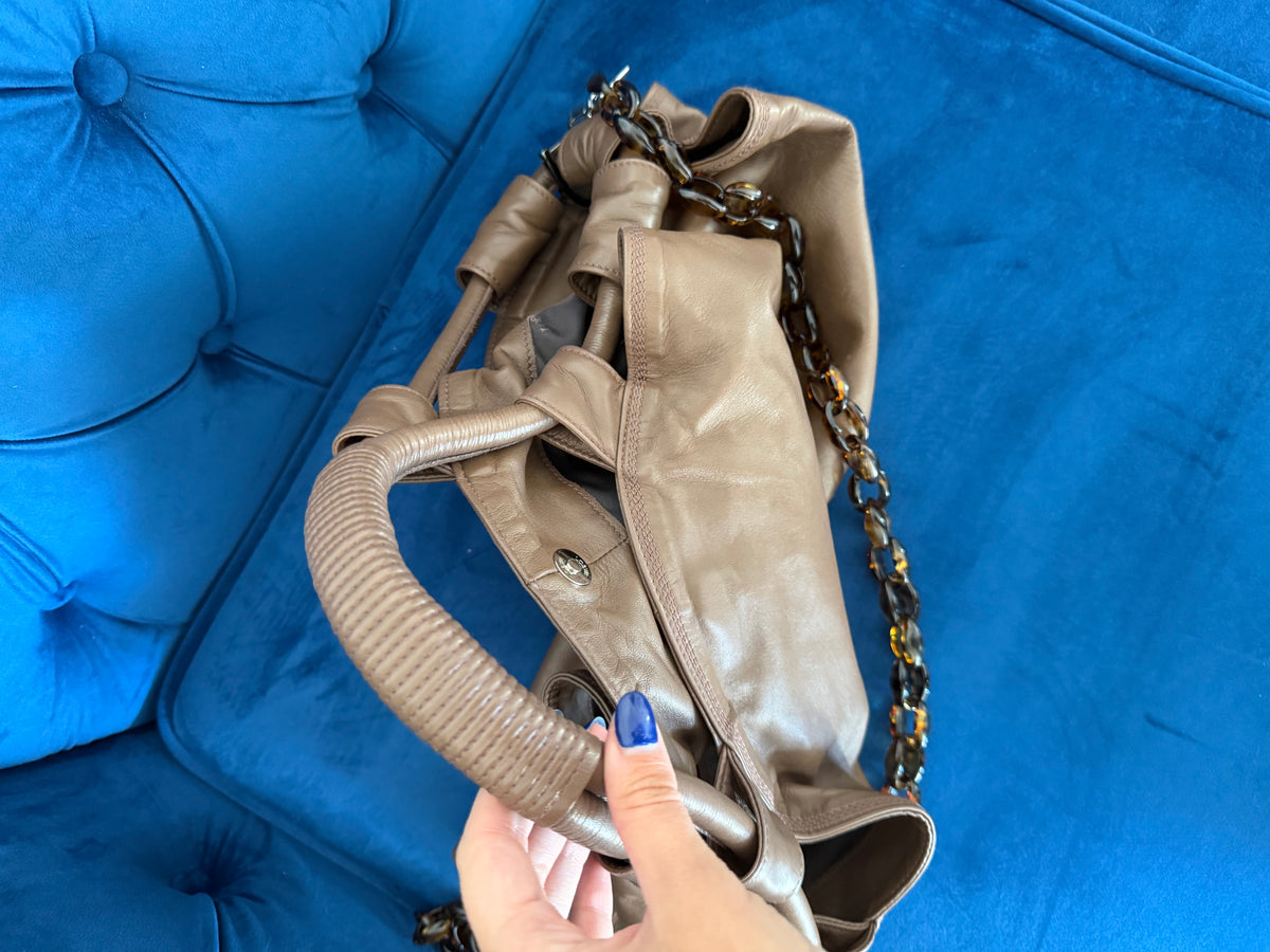 Loewe Aire Mediano Piel Nappa Marrón camel con bandolera
