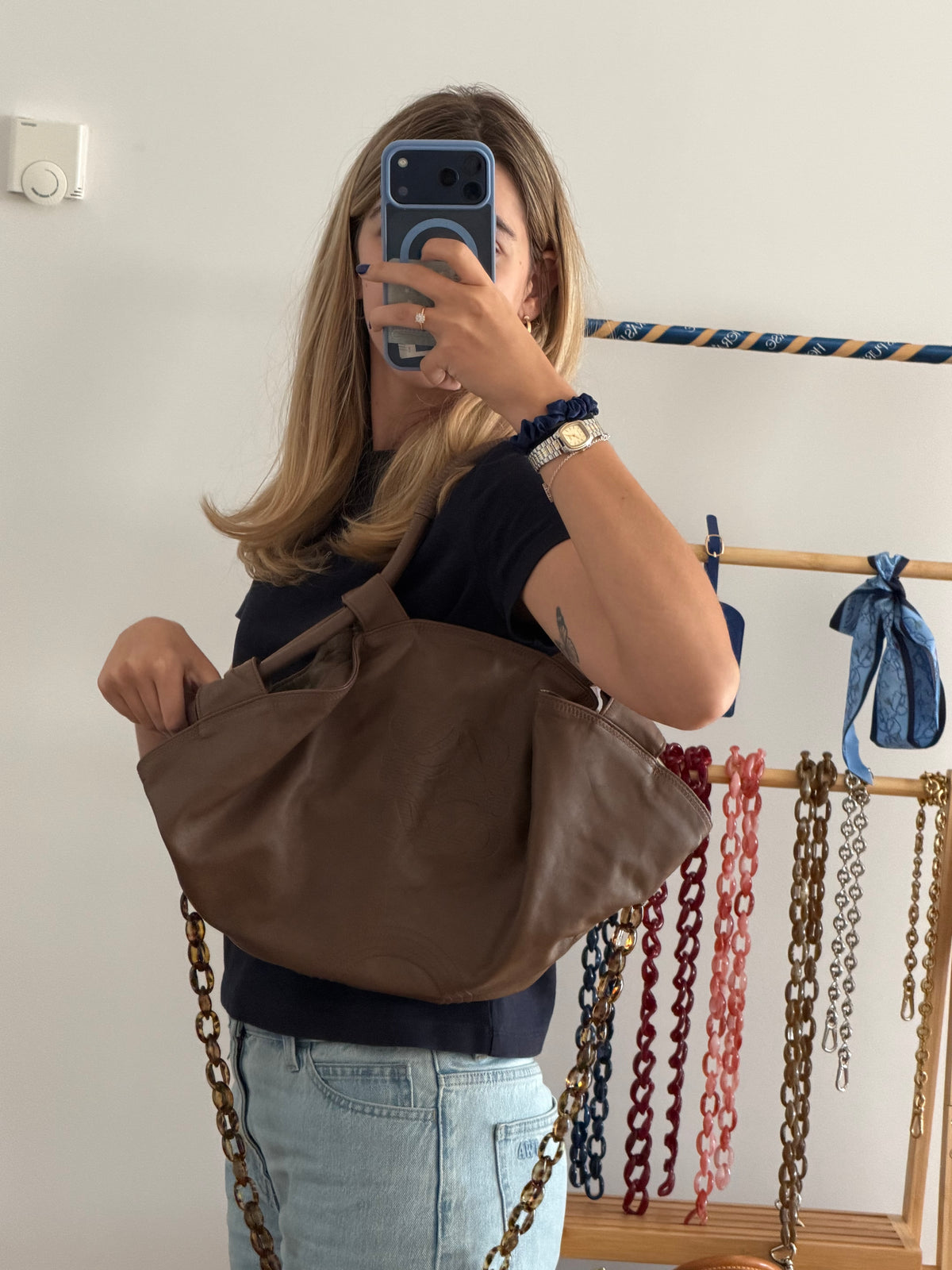 Loewe Aire Mediano Piel Nappa Marrón camel con bandolera