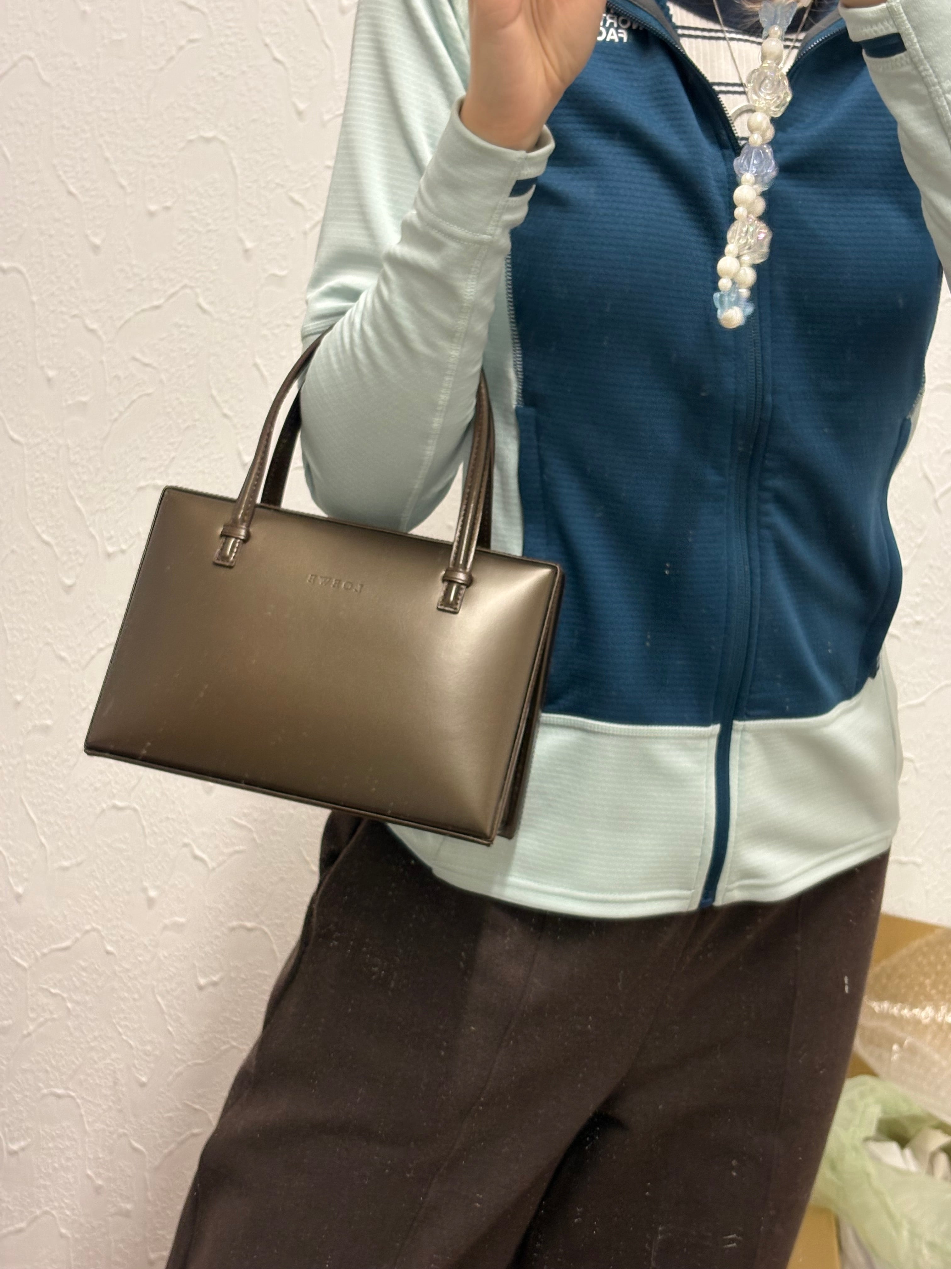 Loewe mini marron de mano piel cepillada