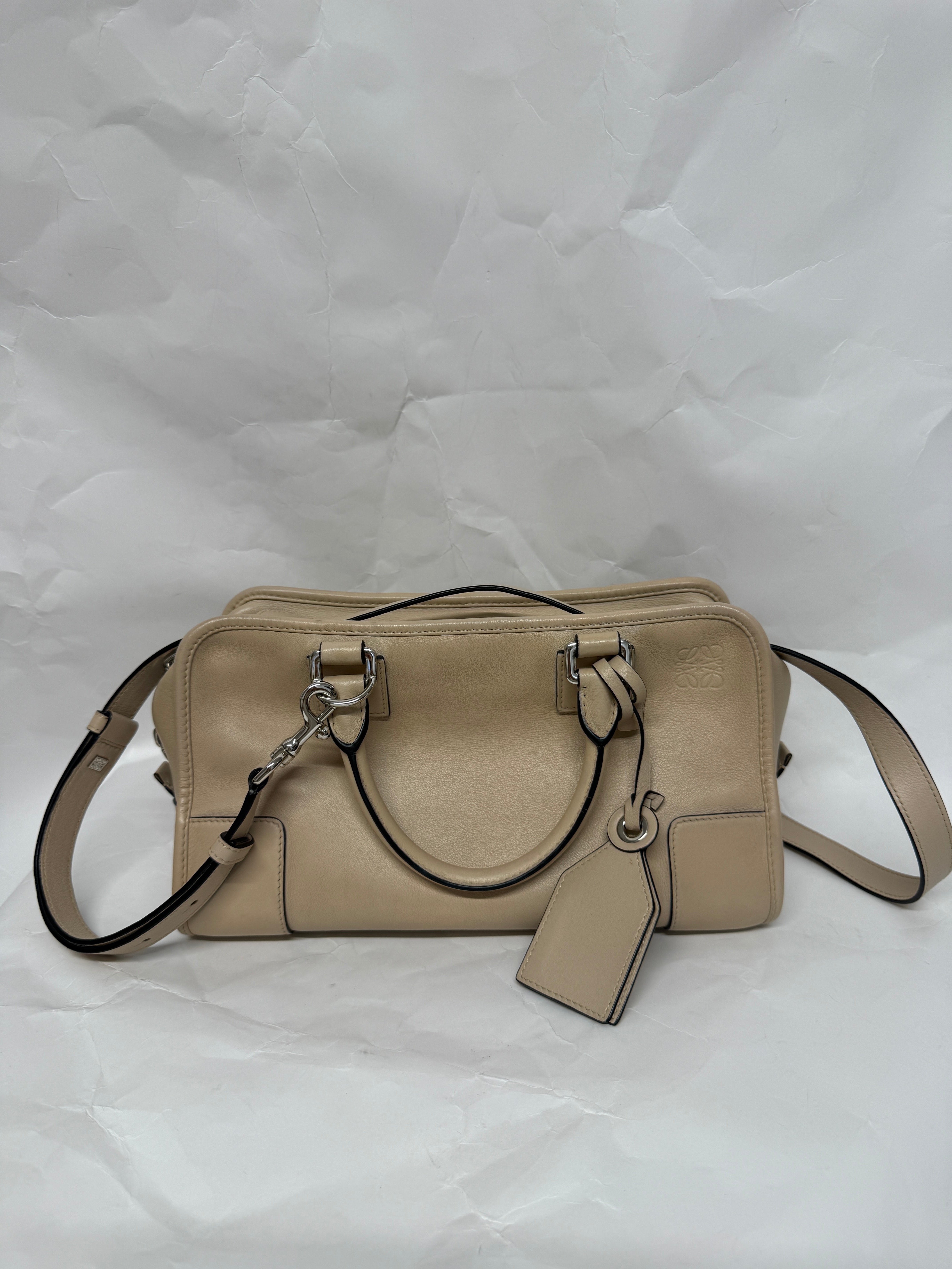 Loewe Amazona 28 beige arena con bandolera