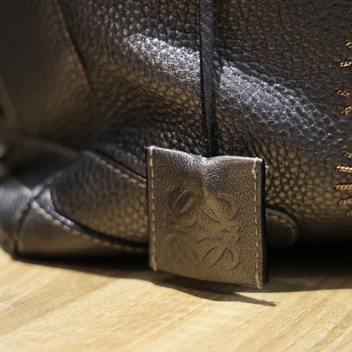 Loewe amazona 35 gris plata