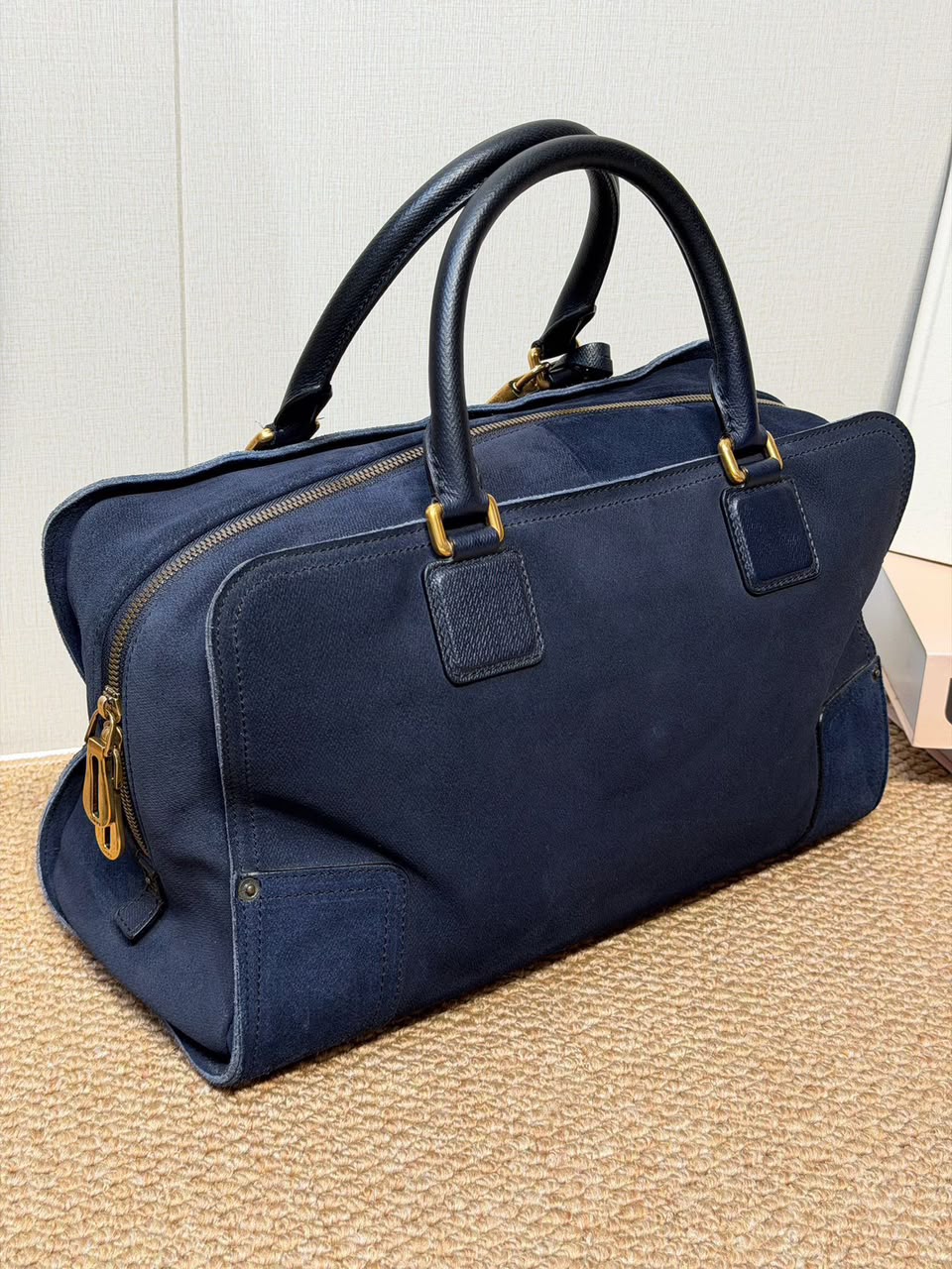 Loewe Amazona 36 Nobuk Azul Marino Herrajes Dorados
