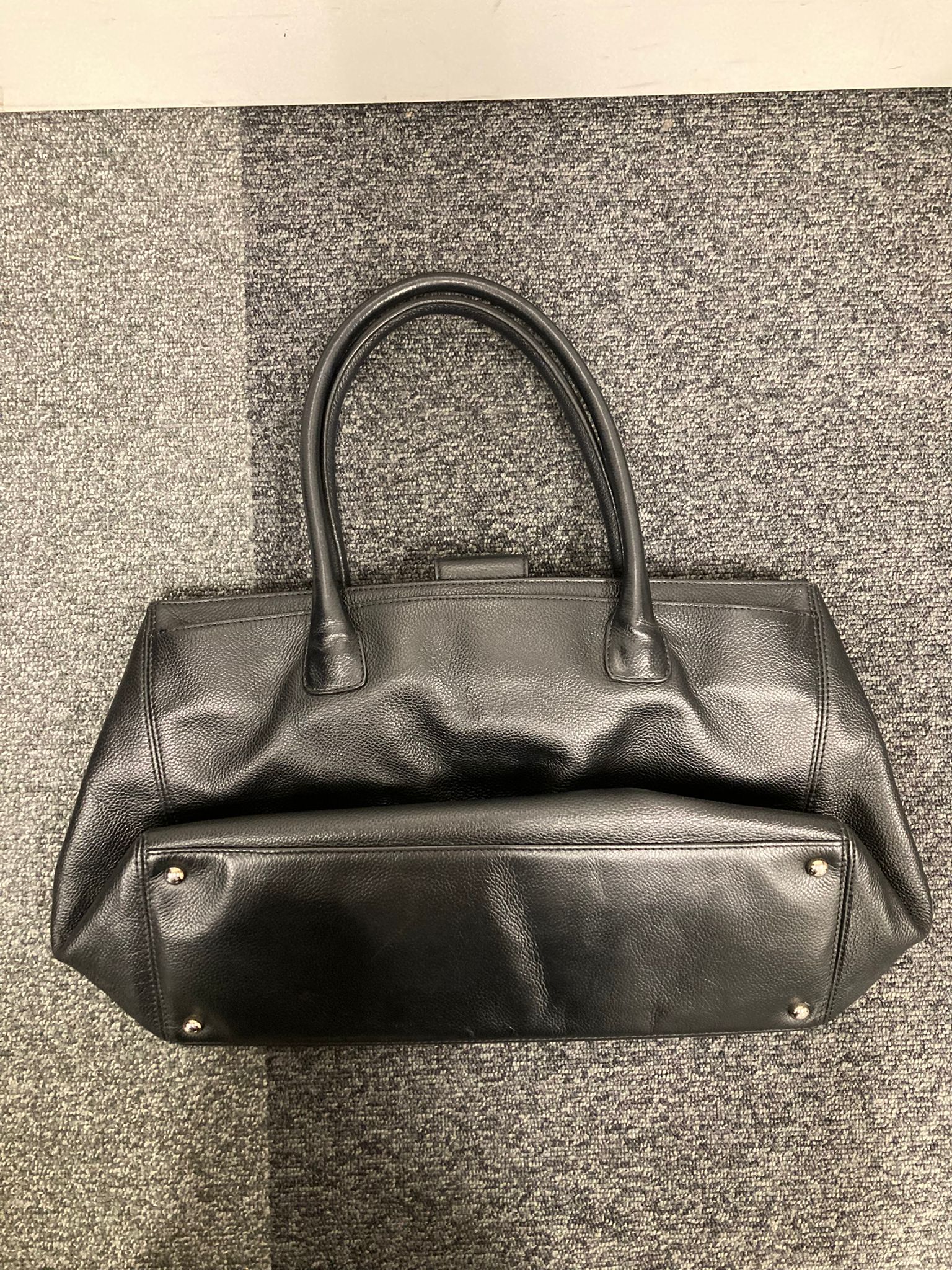 Chanel tote bag executive negra
