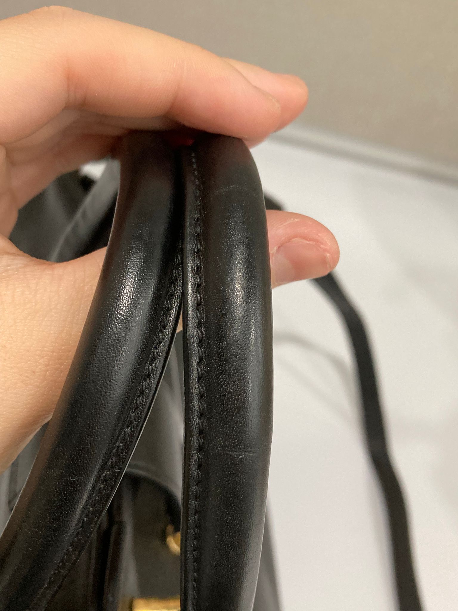 Saint Laurent Cabas 2Way Piel Negra Bandolera