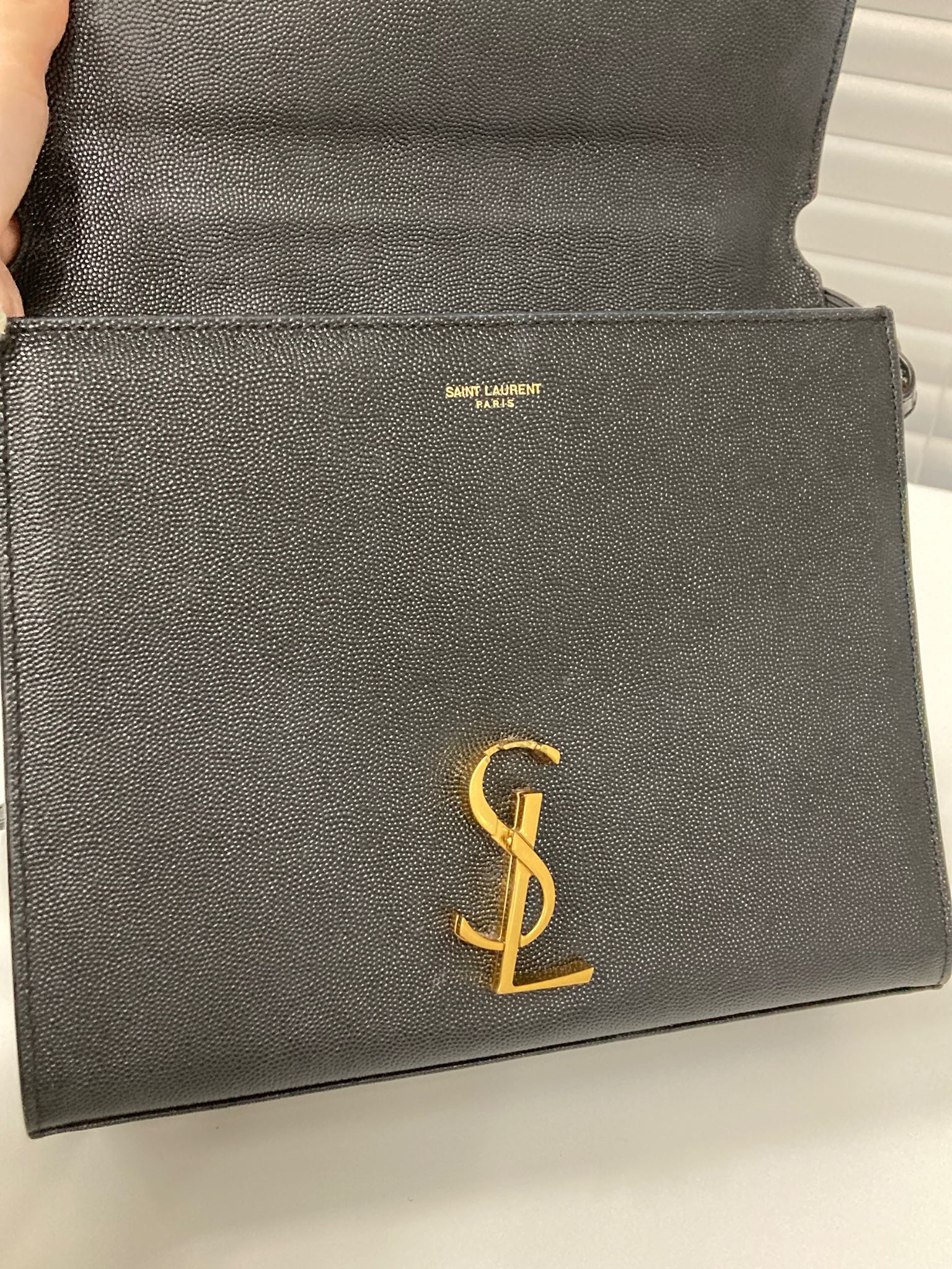 Saint Laurent Cassandra Top Handle bandolera negro