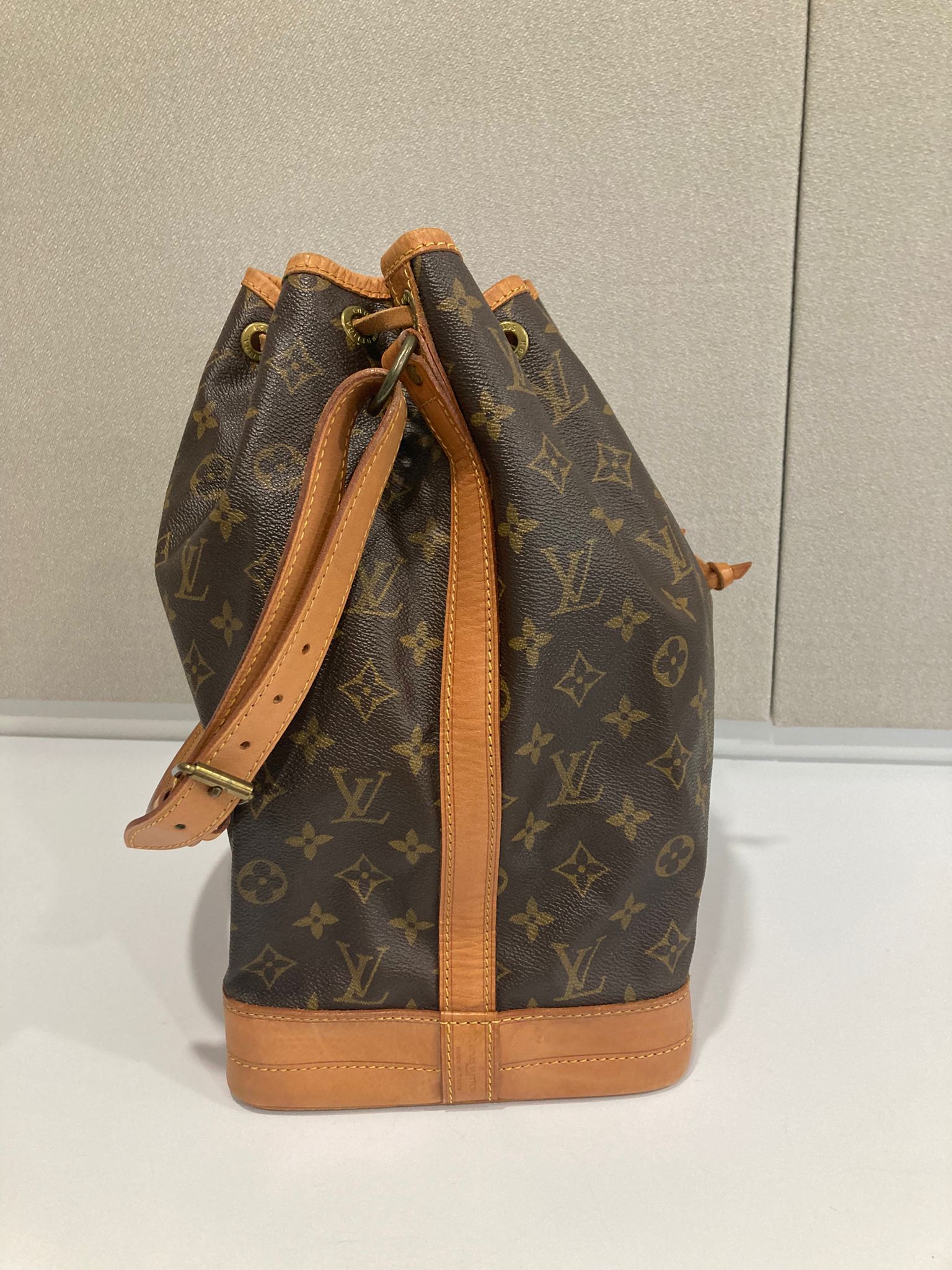 Louis Vuitton Noé clásico grande Monogram
