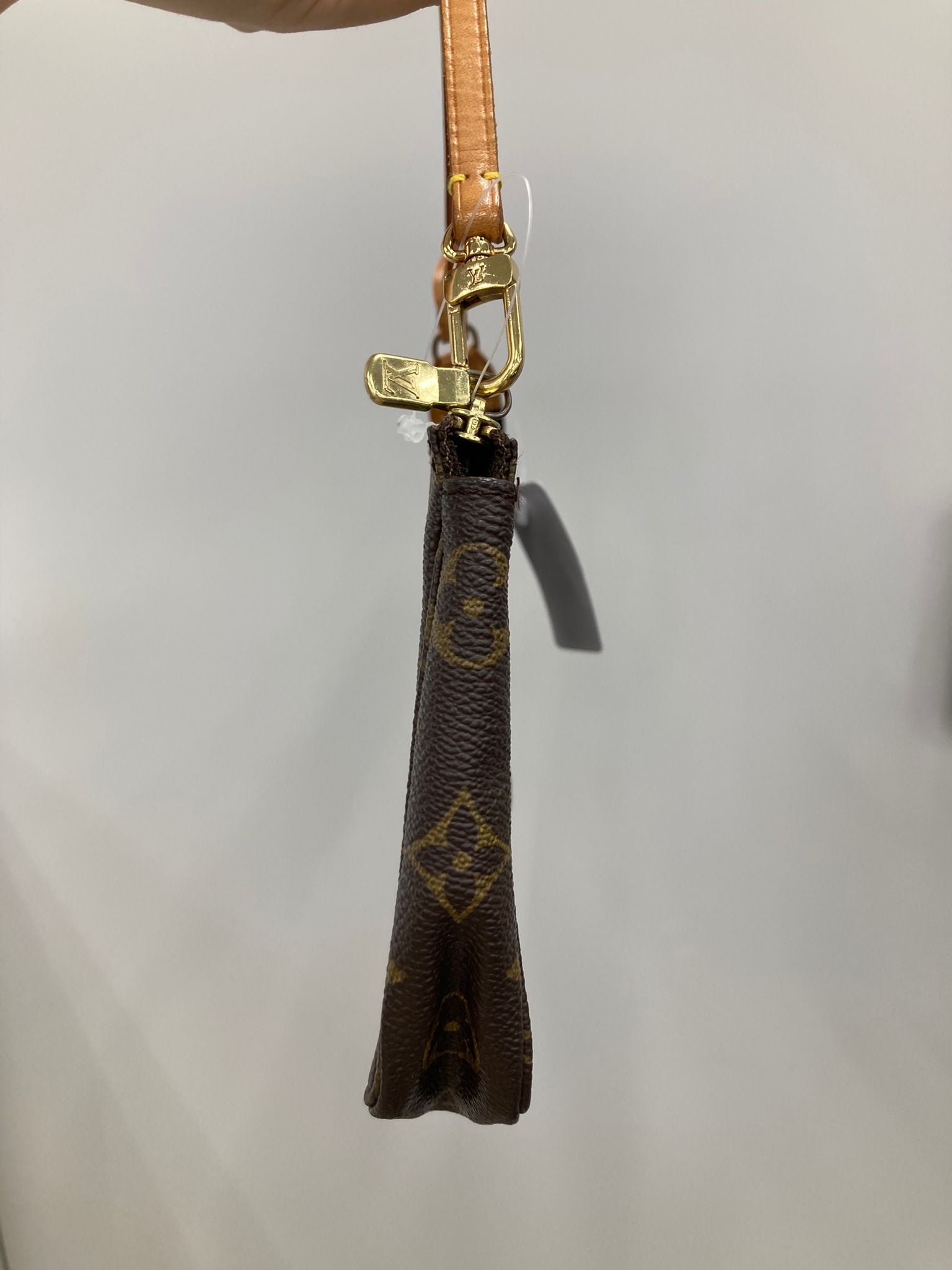 Louis Vuitton Pochette Accessoires con bandolera extra