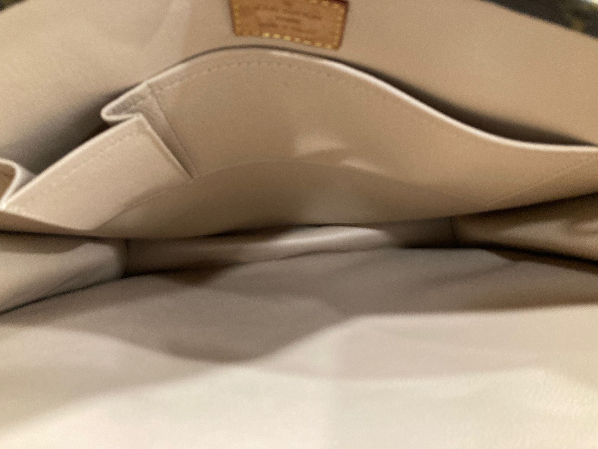 Louis Vuitton Sac Plat Monogram