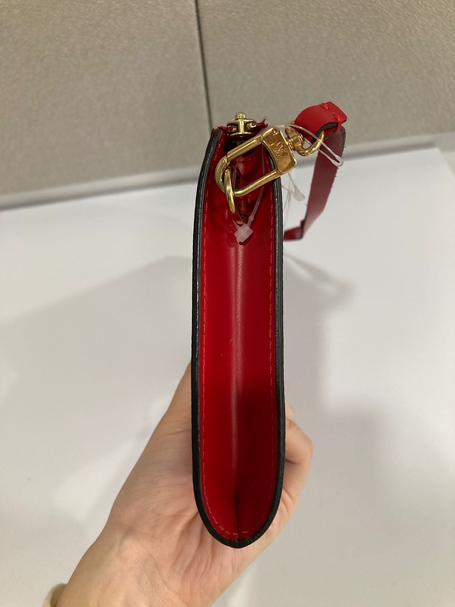 Louis Vuitton Pochette Accessoires Epi Roja con 2 bandoleras extra
