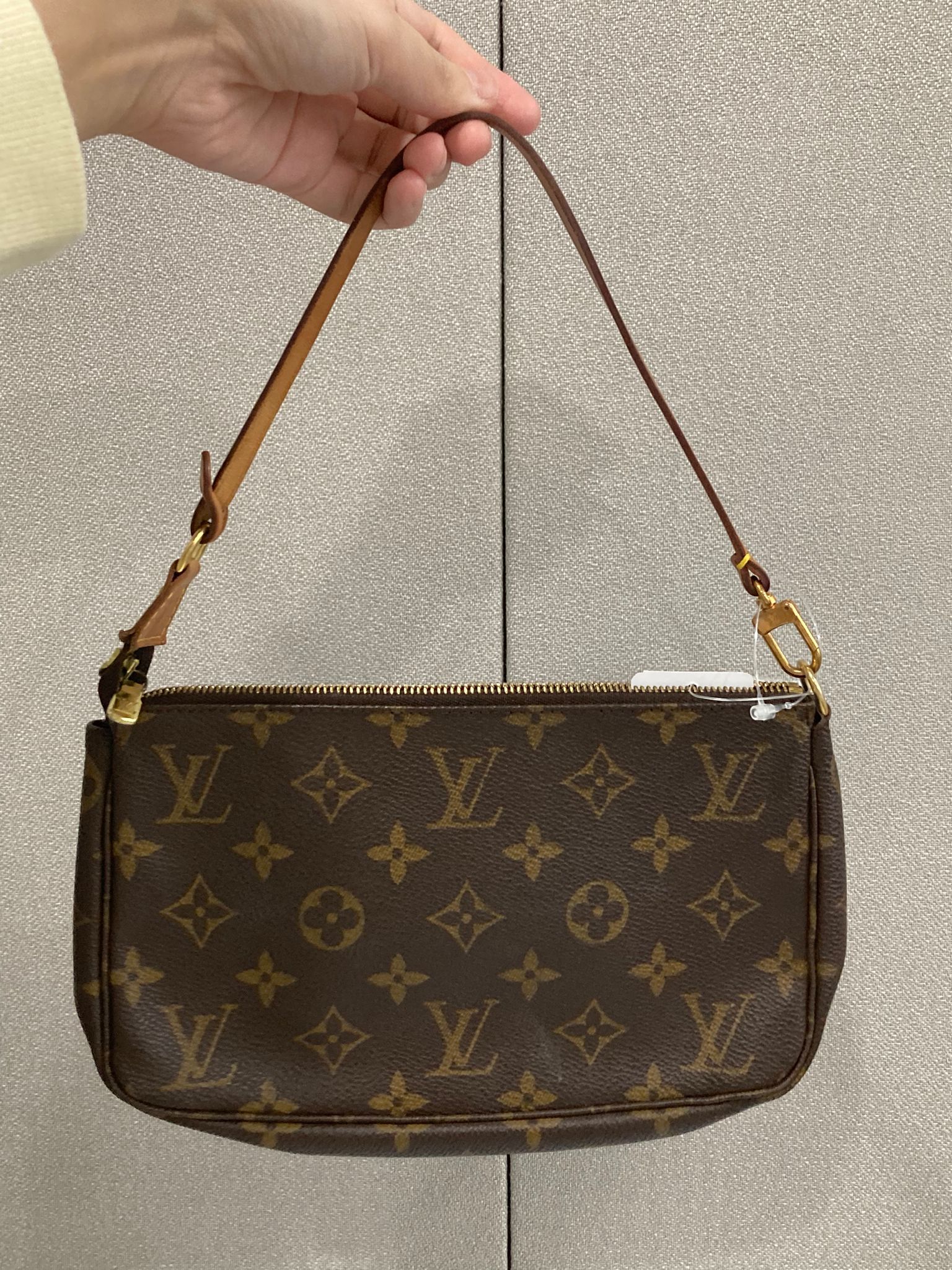 Louis Vuitton Pochette Accessoires monogram con 2 bandoleras extra