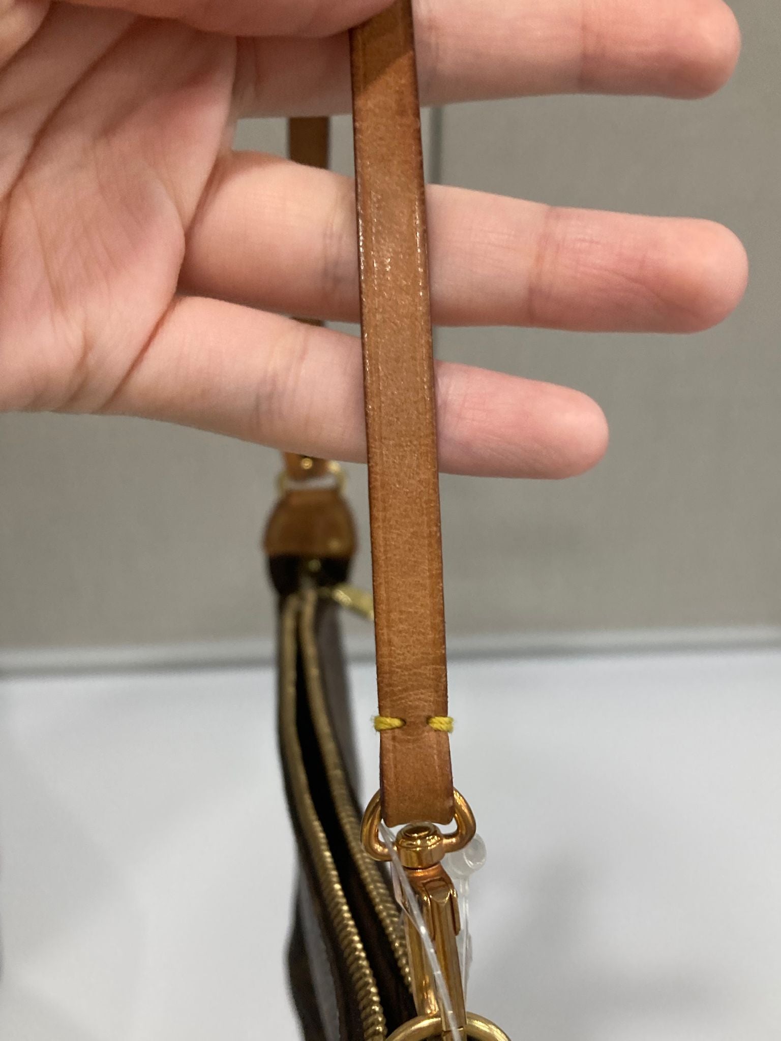 Louis Vuitton Pochette Accessoires monogram con 2 bandoleras extra