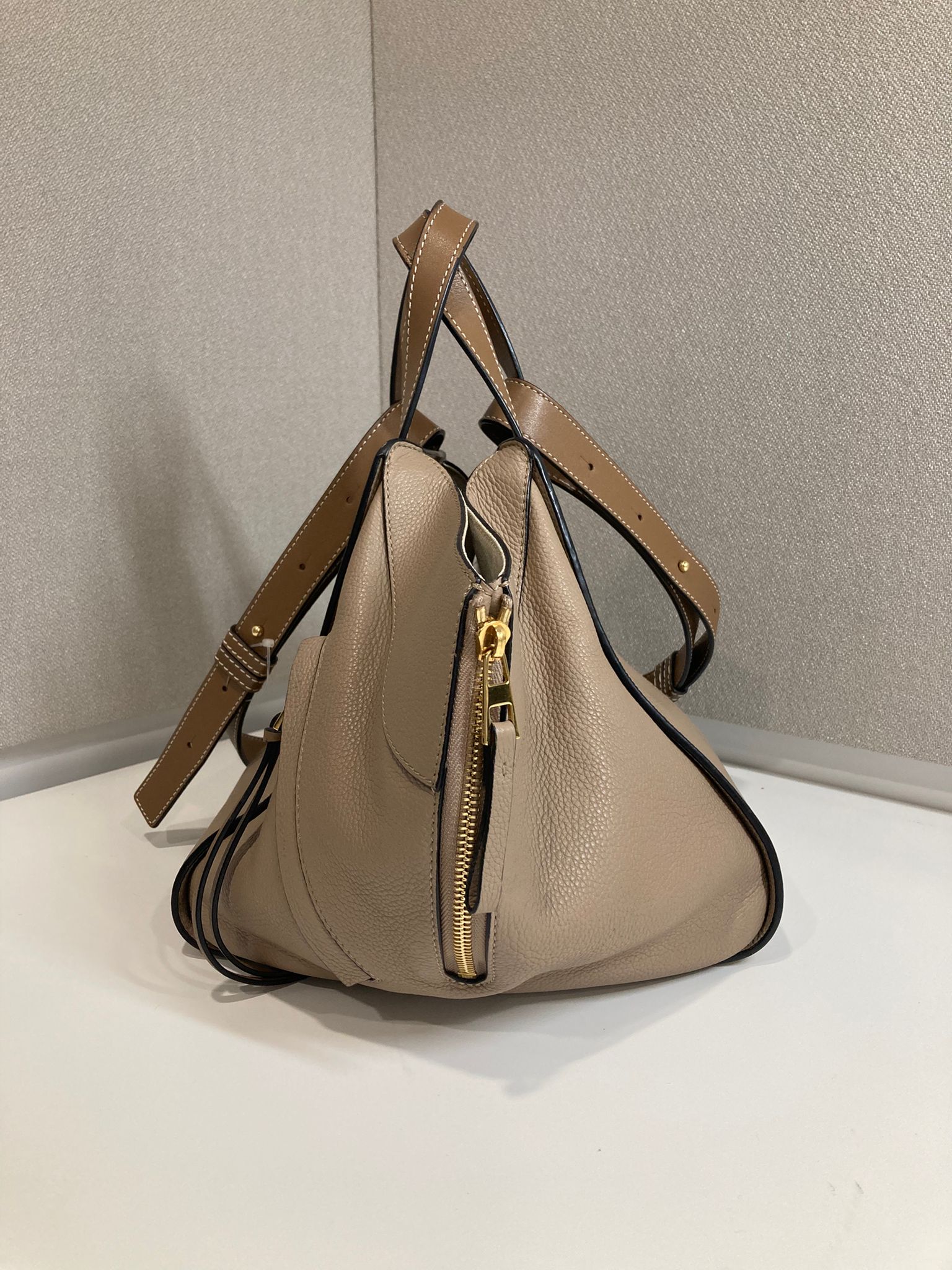 Hammock pequeño en suave piel de ternera graneada Arena