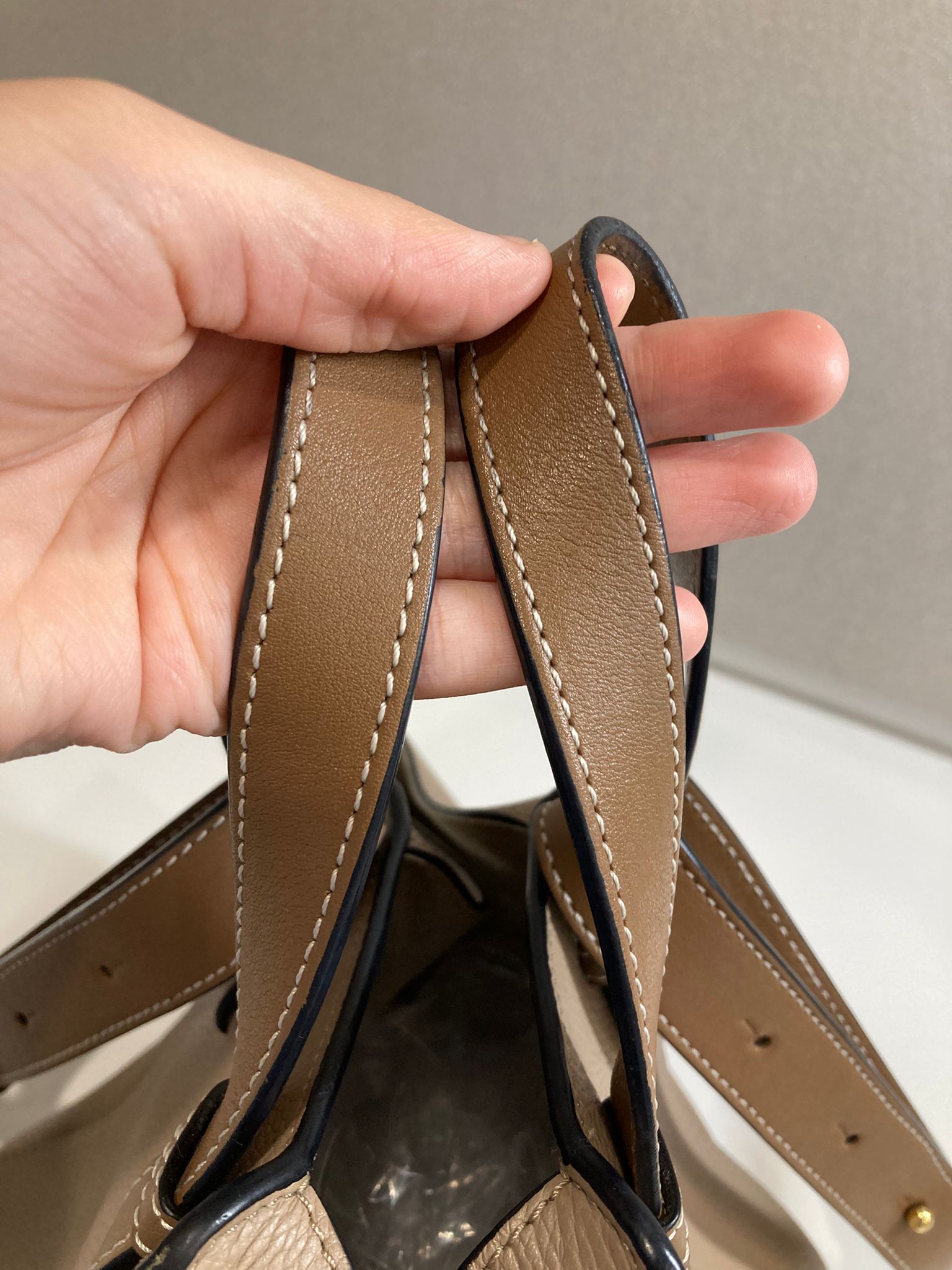 Hammock pequeño en suave piel de ternera graneada Arena