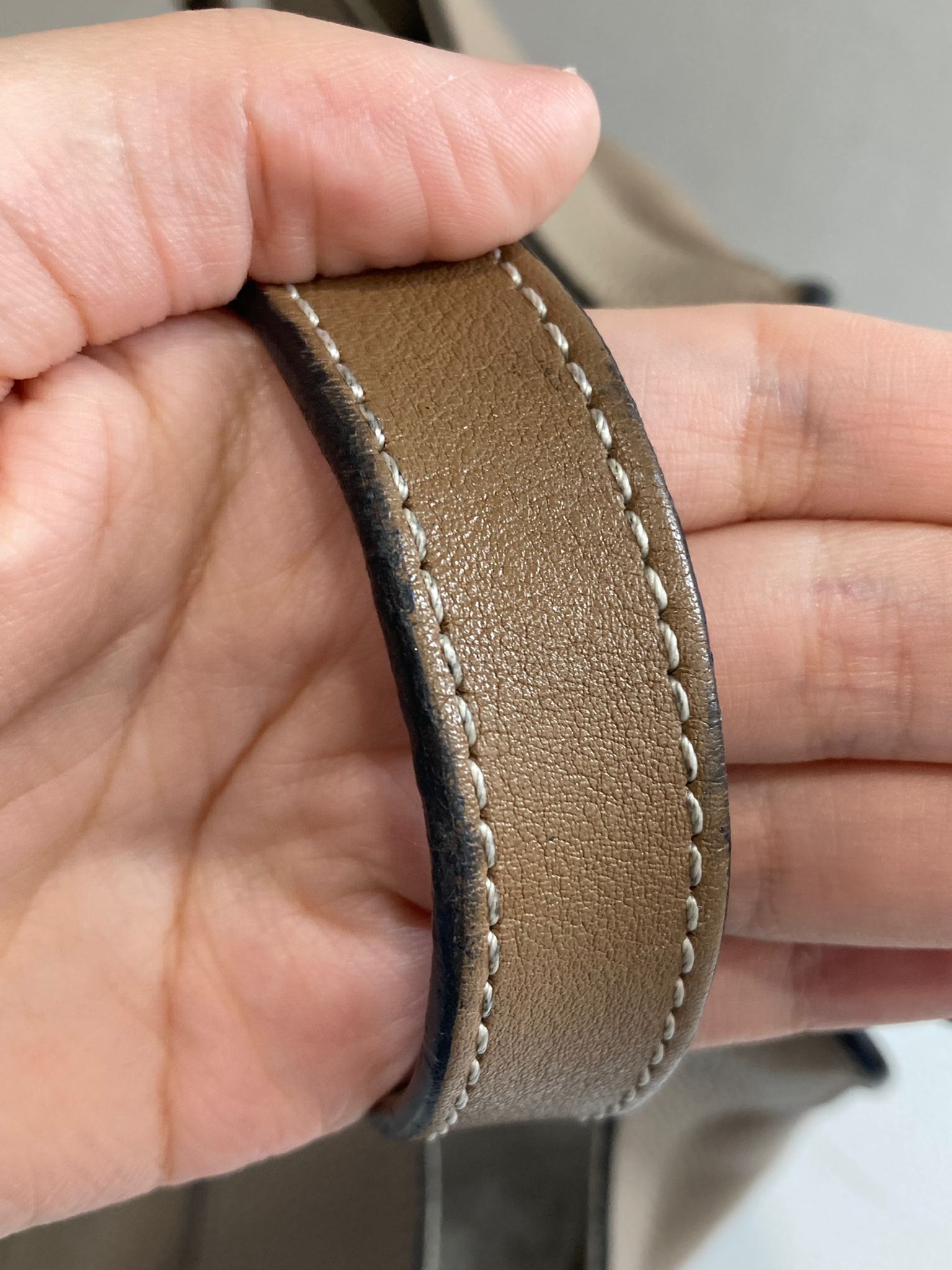 Hammock pequeño en suave piel de ternera graneada Arena