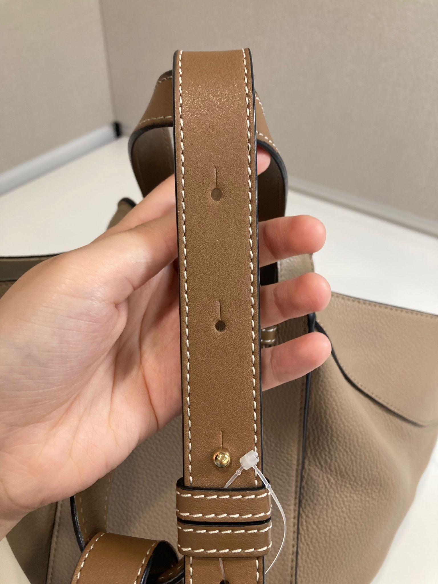 Hammock pequeño en suave piel de ternera graneada Arena