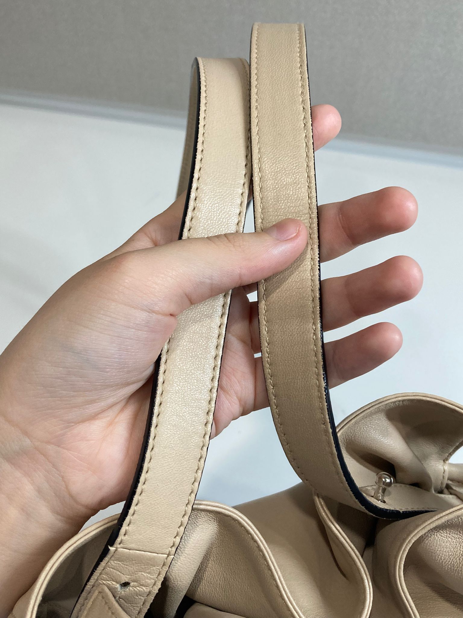 Loewe Flamenco Knot Beige Piel y Bandolera