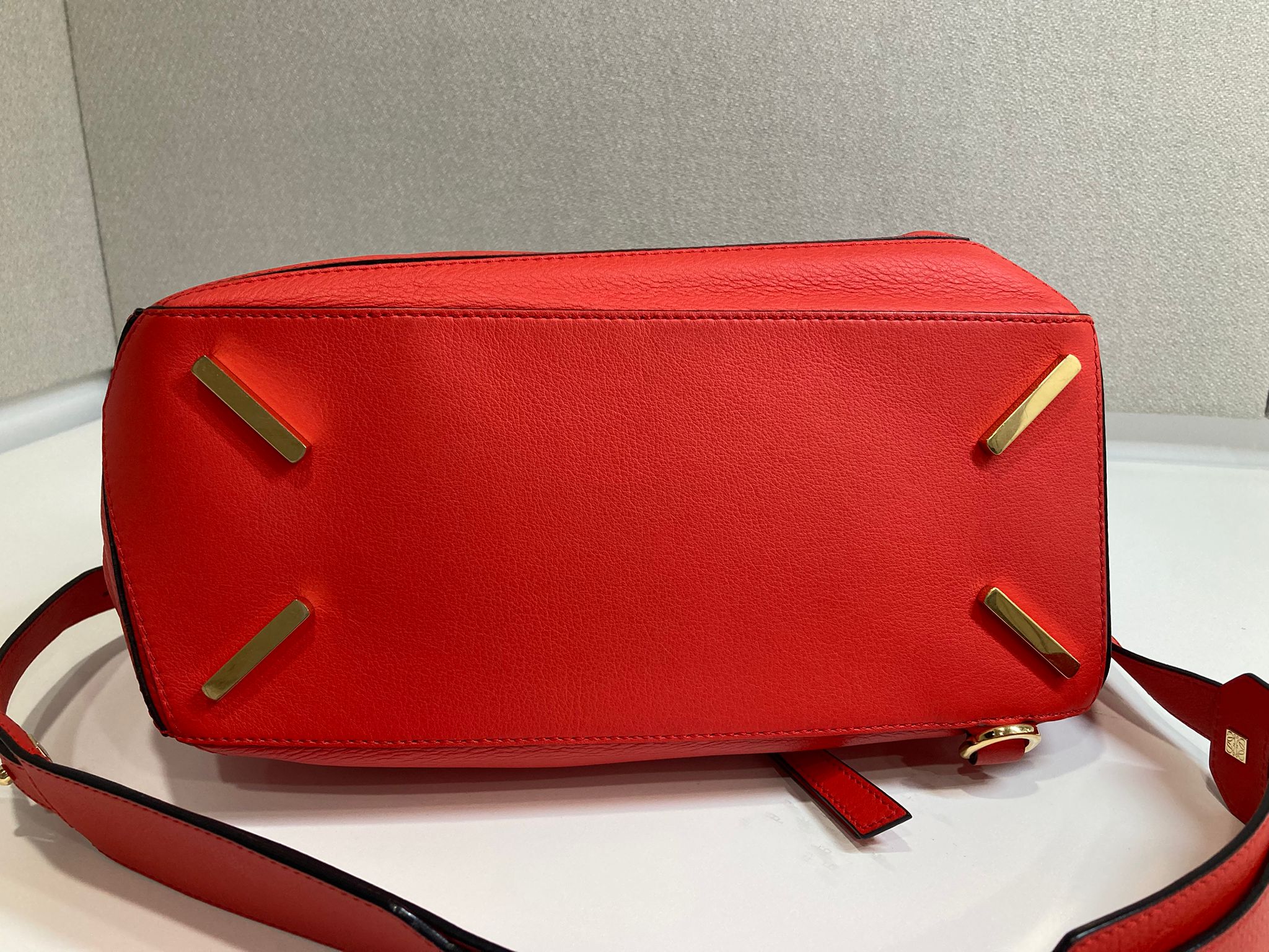 Loewe Puzzle Mediano Rojo