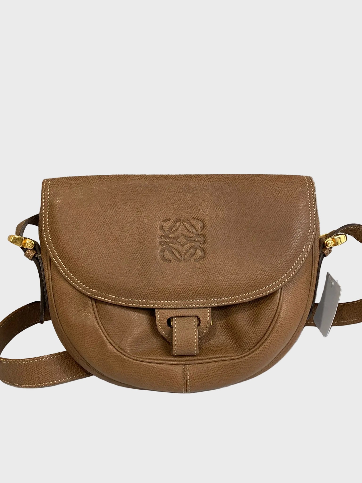 Loewe estilo heritage bandolera en piel camel vintage - línea MADRID 1846