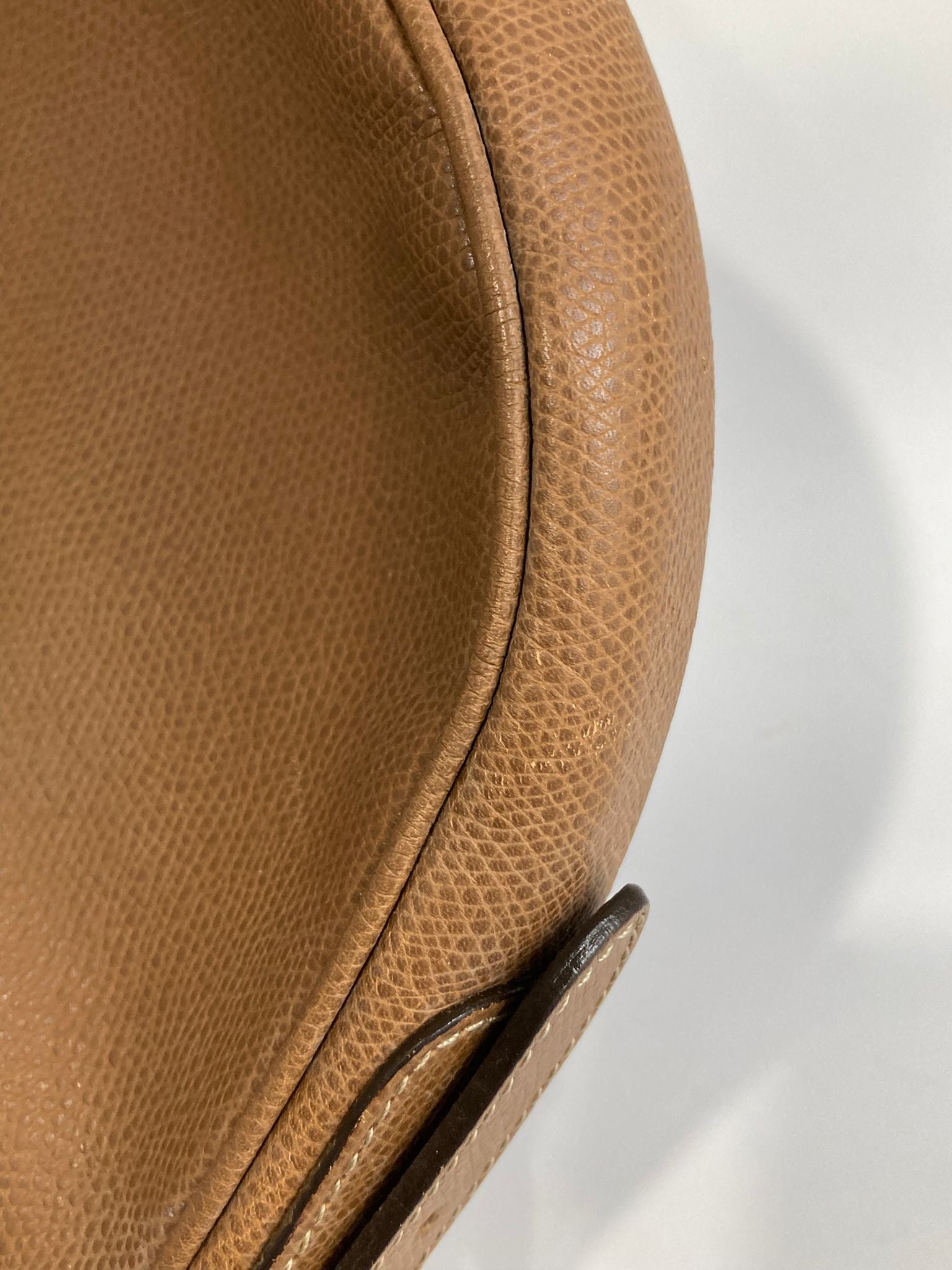 Loewe estilo heritage bandolera en piel camel vintage - línea MADRID 1846