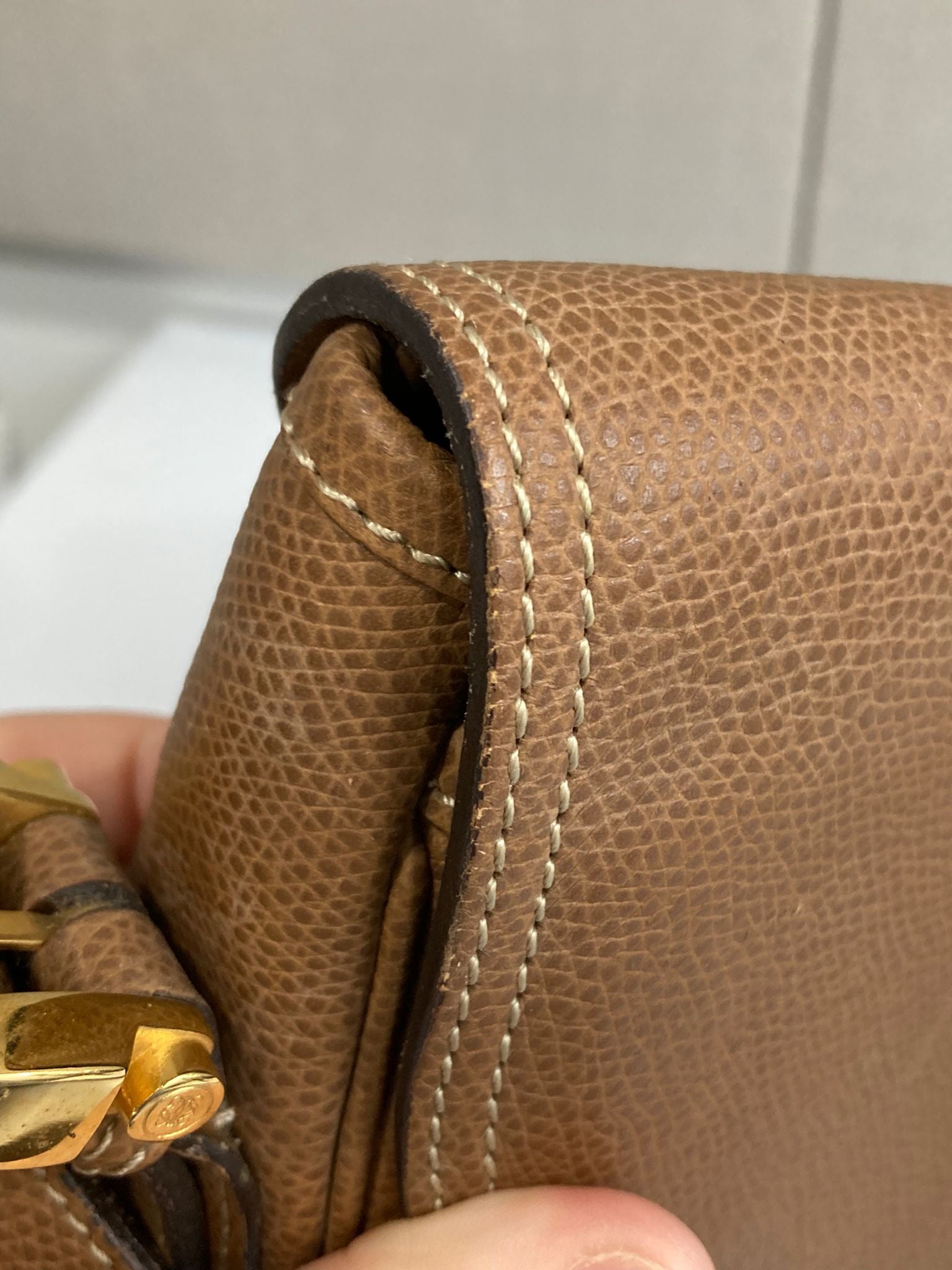 Loewe estilo heritage bandolera en piel camel vintage - línea MADRID 1846