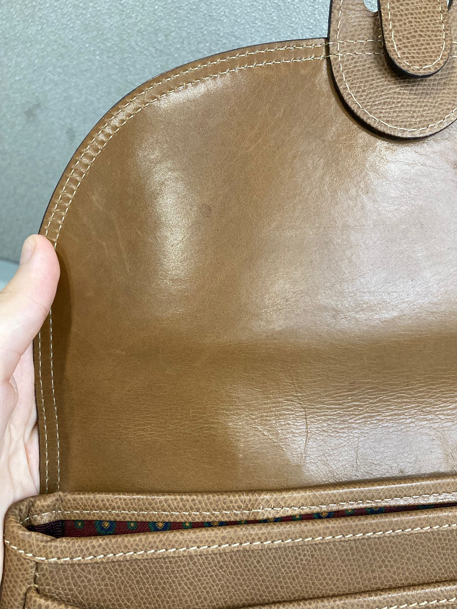 Loewe estilo heritage bandolera en piel camel vintage - línea MADRID 1846