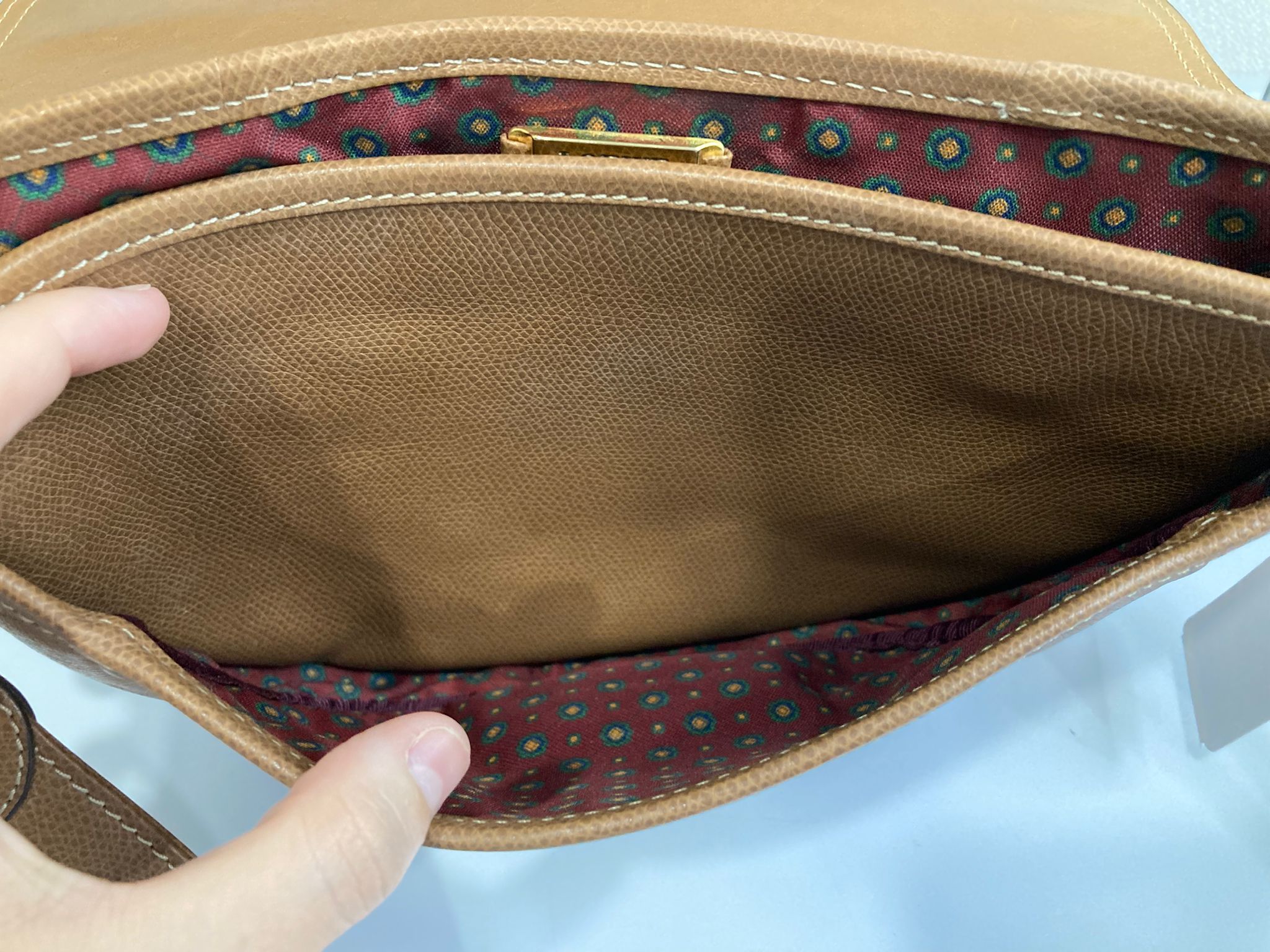 Loewe estilo heritage bandolera en piel camel vintage - línea MADRID 1846