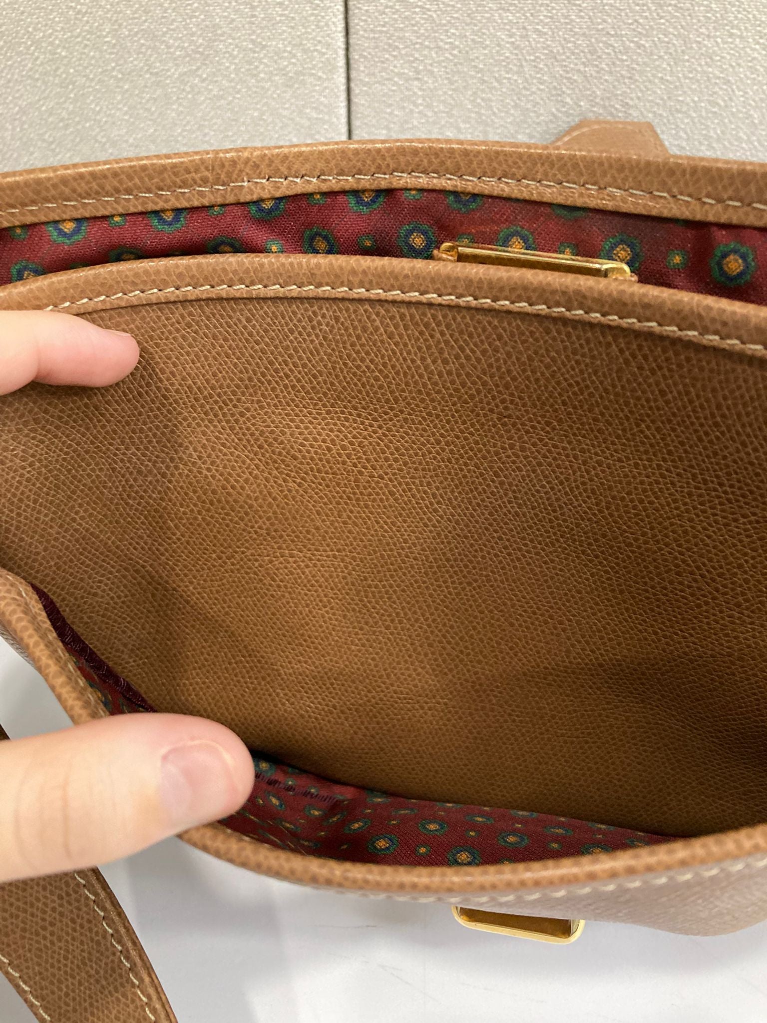 Loewe estilo heritage bandolera en piel camel vintage - línea MADRID 1846
