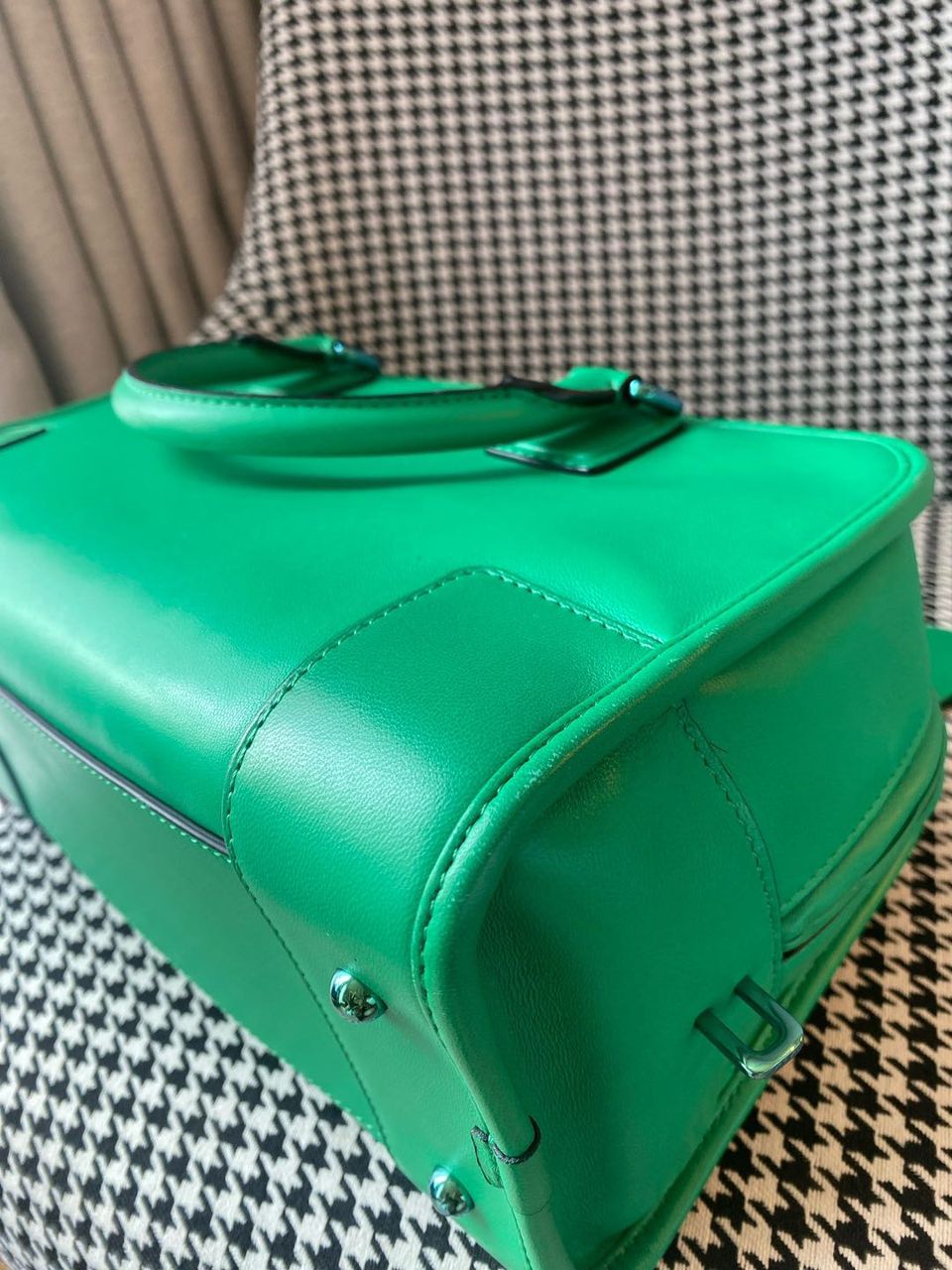 Loewe Amazona 28 verde electrico