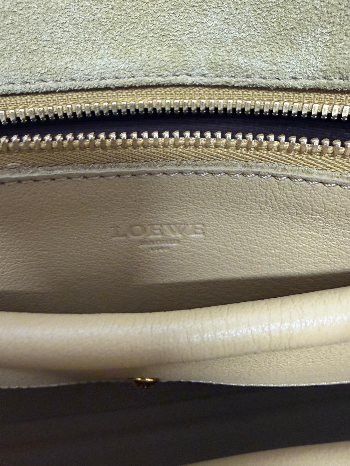 Loewe Amazona 36 Ante Oro — Modelo Nuevo