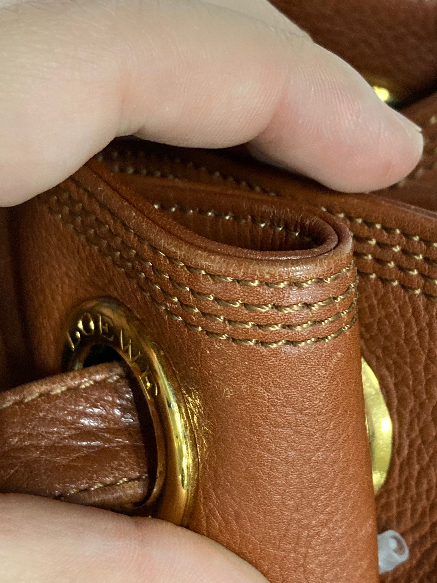 Loewe Anagram Shoulder Bag Piel camel marron