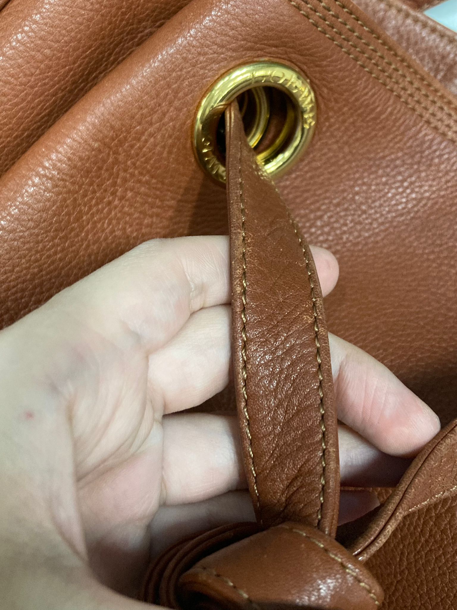 Loewe Anagram Shoulder Bag Piel camel marron