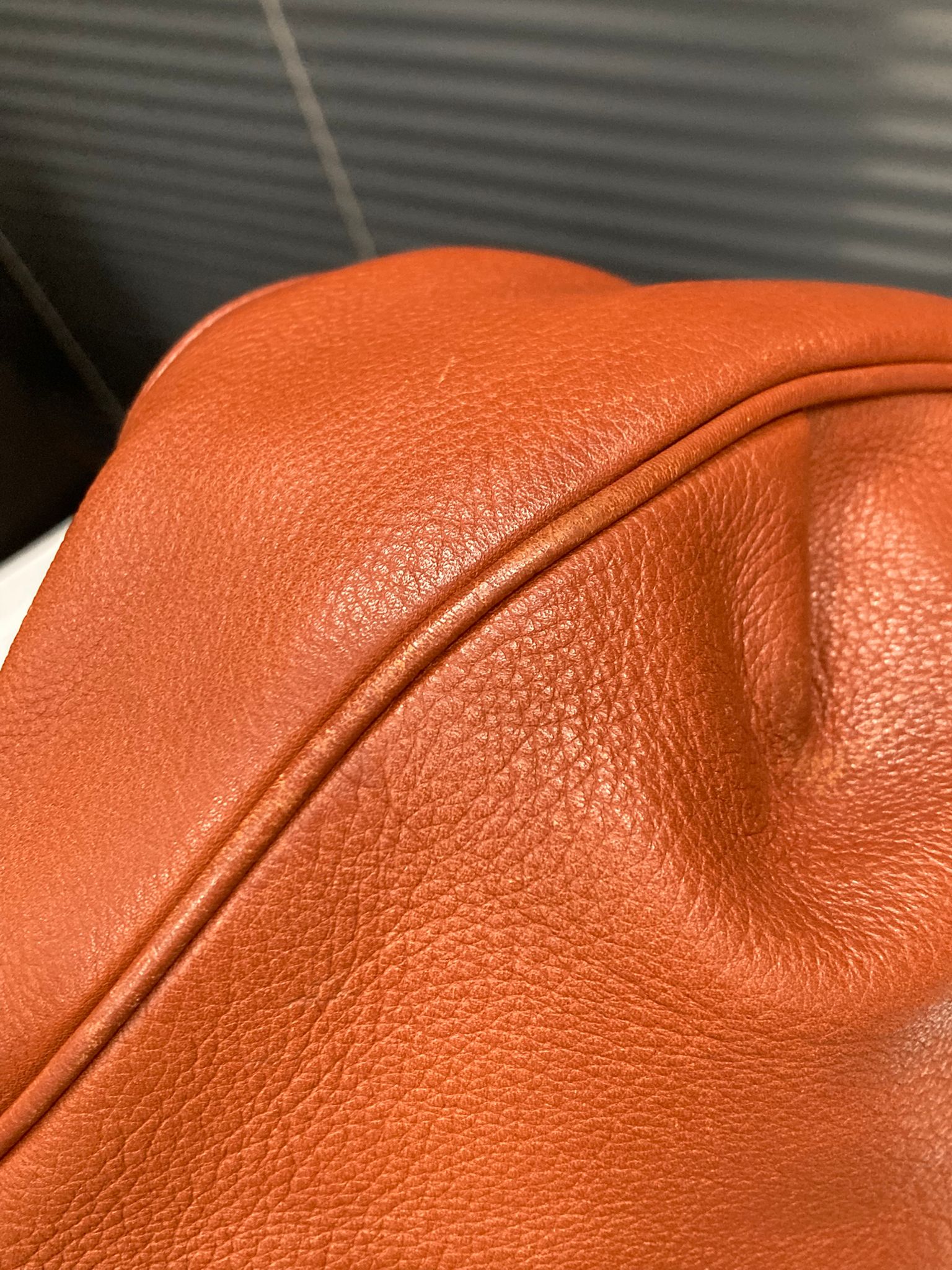 Loewe Anagram Shoulder Bag Piel camel marron