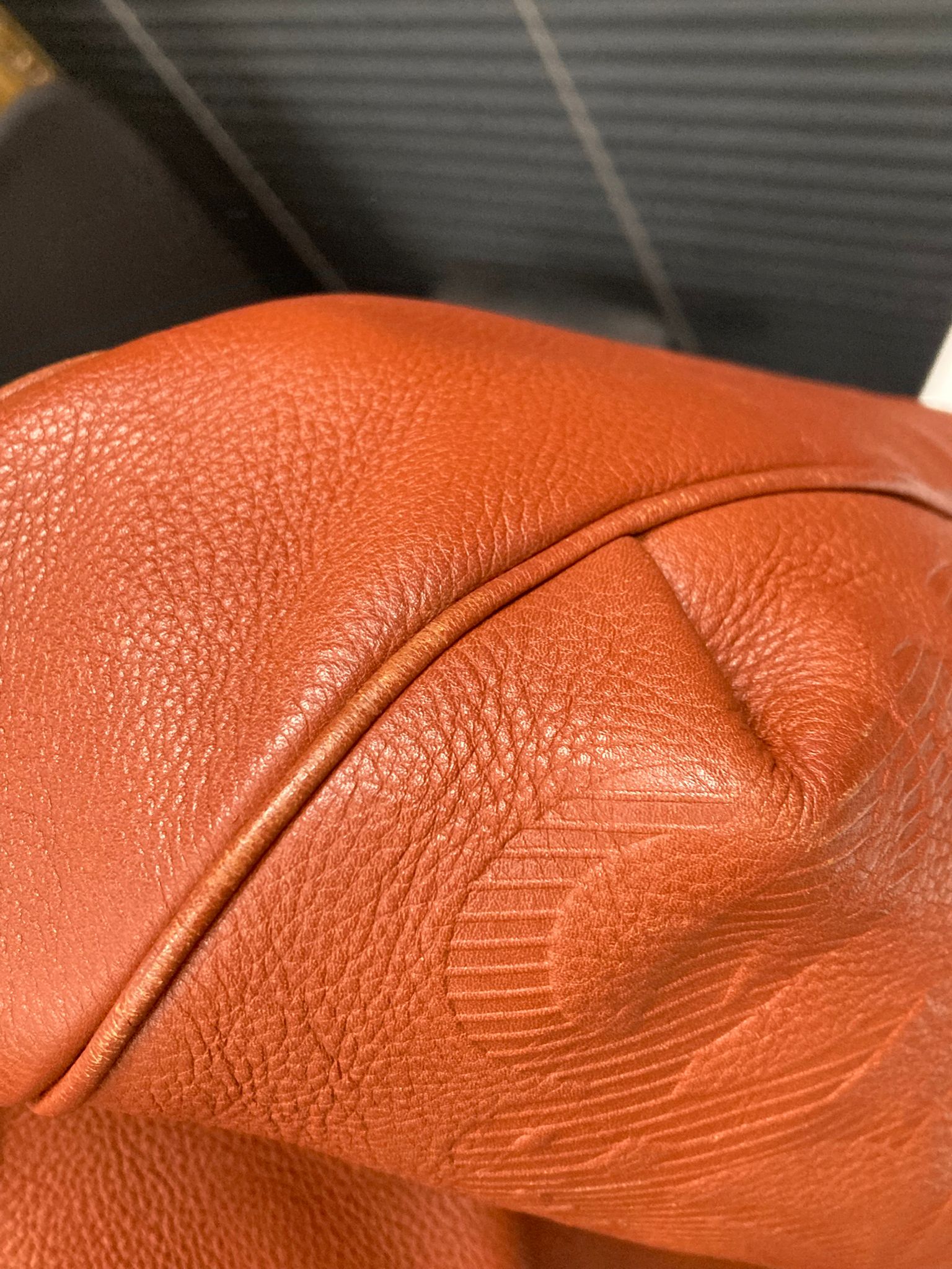 Loewe Anagram Shoulder Bag Piel camel marron