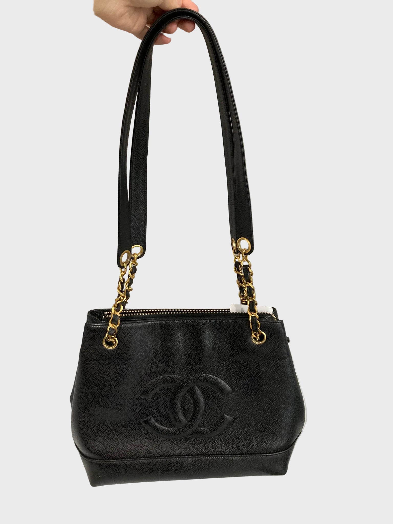 Chanel Caviar Chain Tote Negro