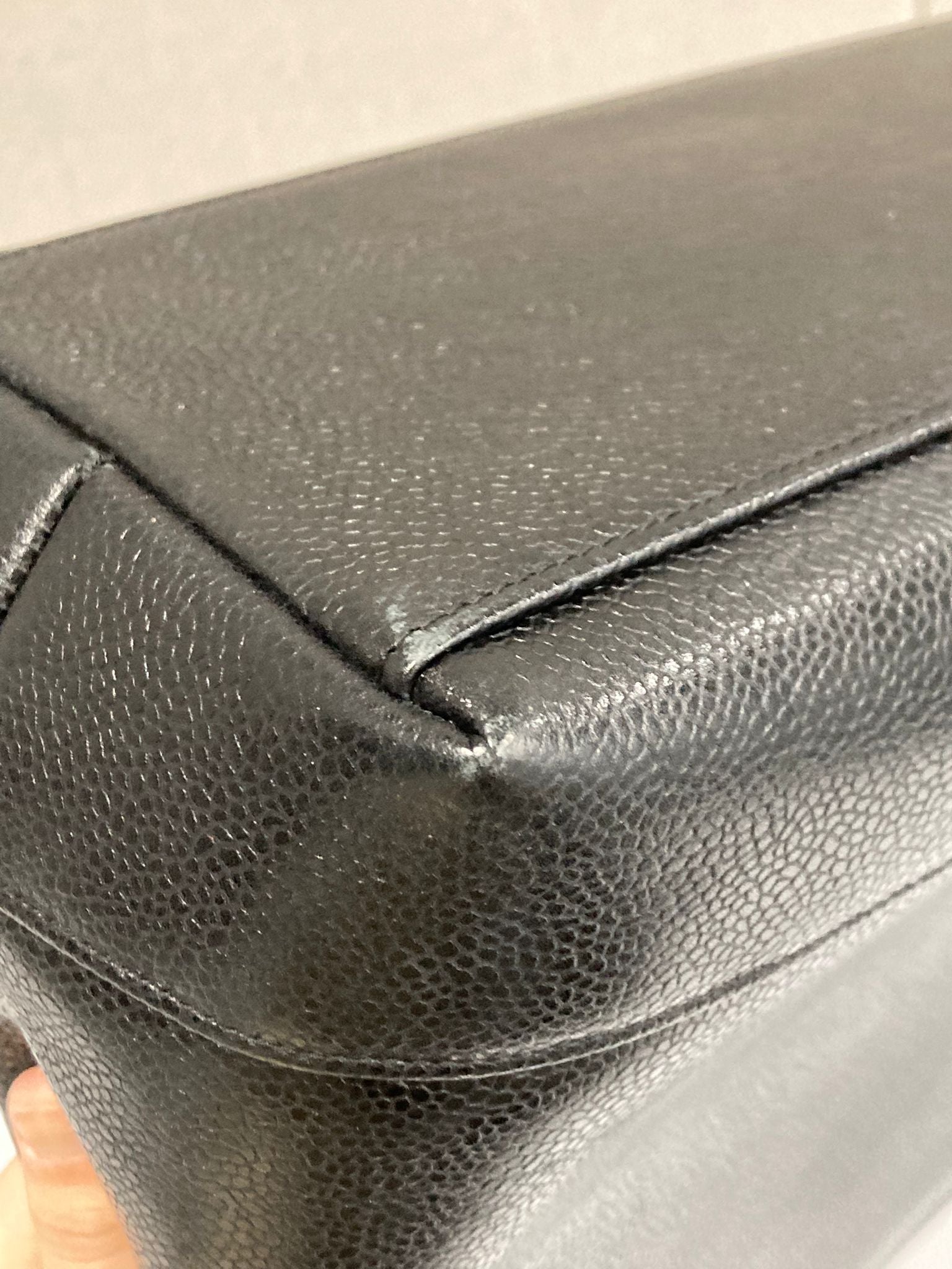 Chanel Caviar Chain Tote Negro