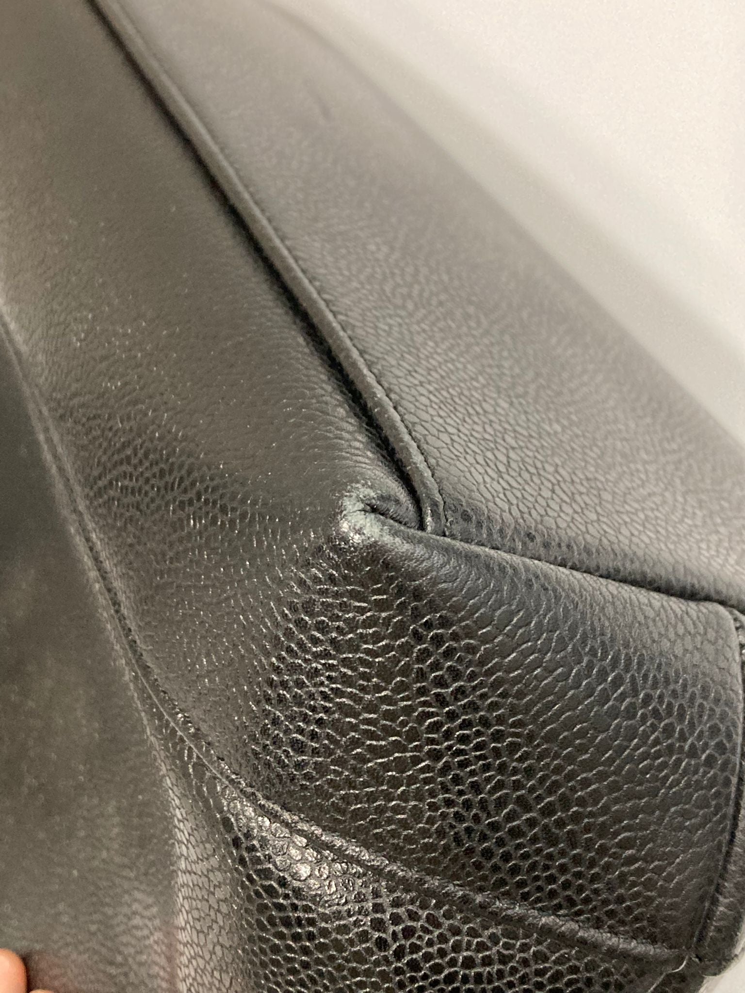 Chanel Caviar Chain Tote Negro