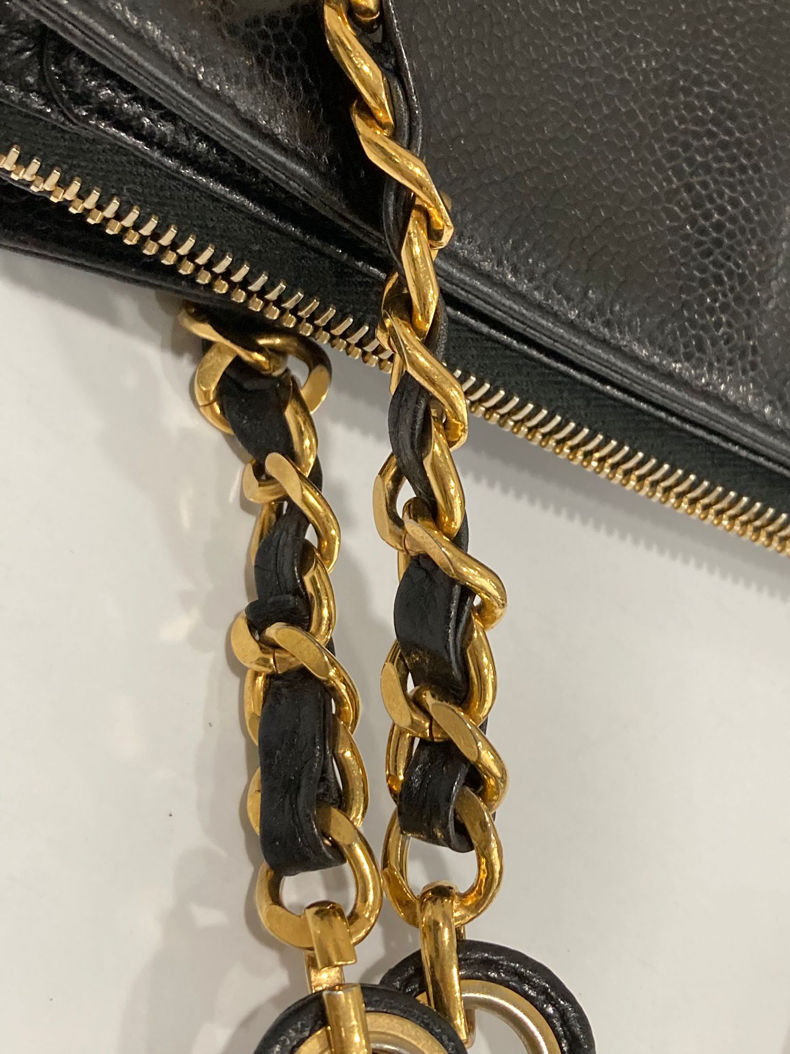 Chanel Caviar Chain Tote Negro