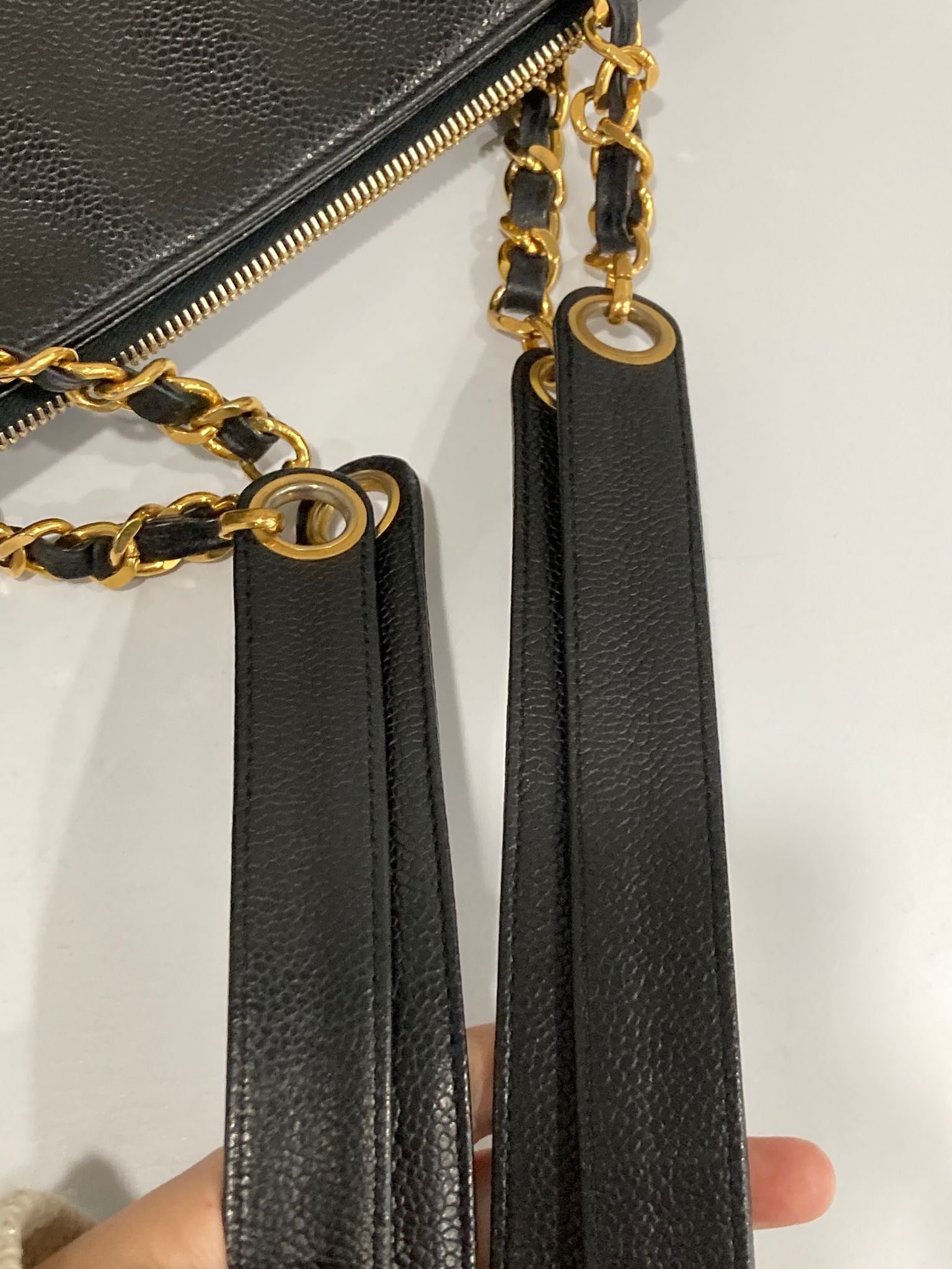 Chanel Caviar Chain Tote Negro