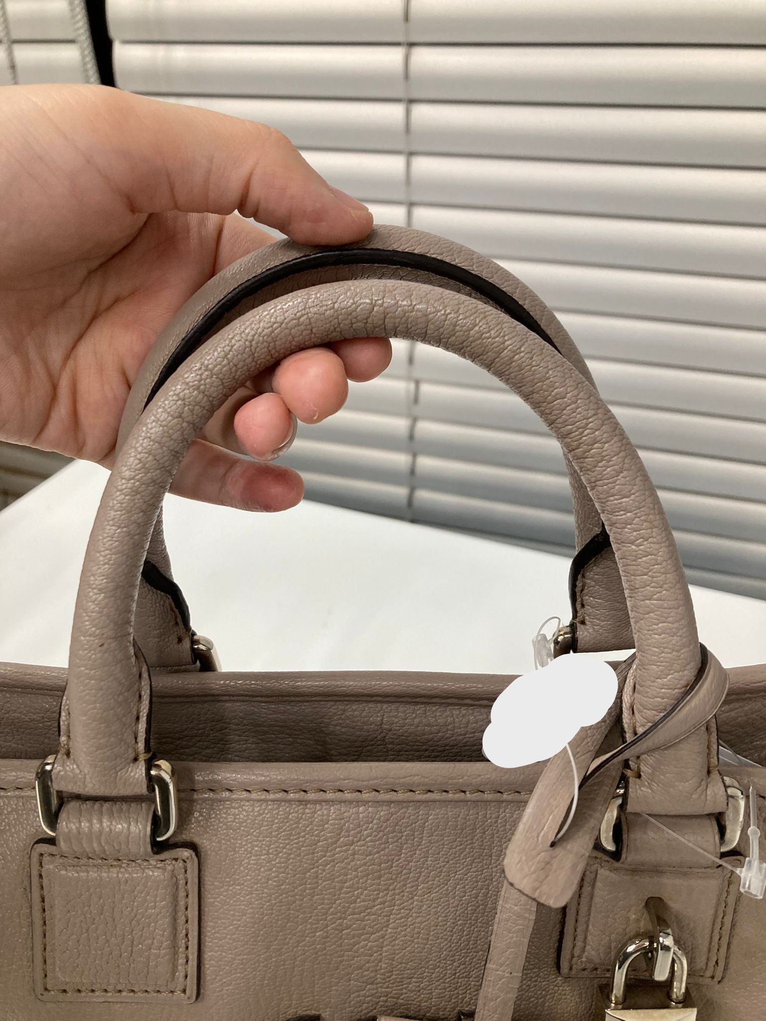 Loewe Amazona 28 piel greige con herrajes plata