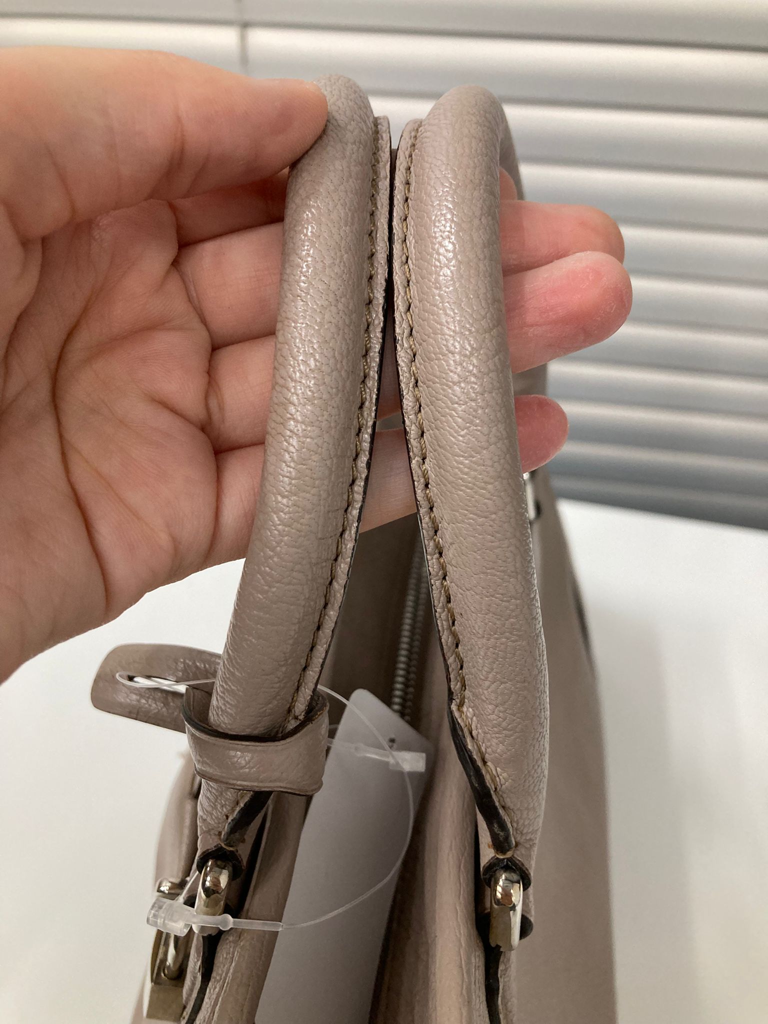 Loewe Amazona 28 piel greige con herrajes plata