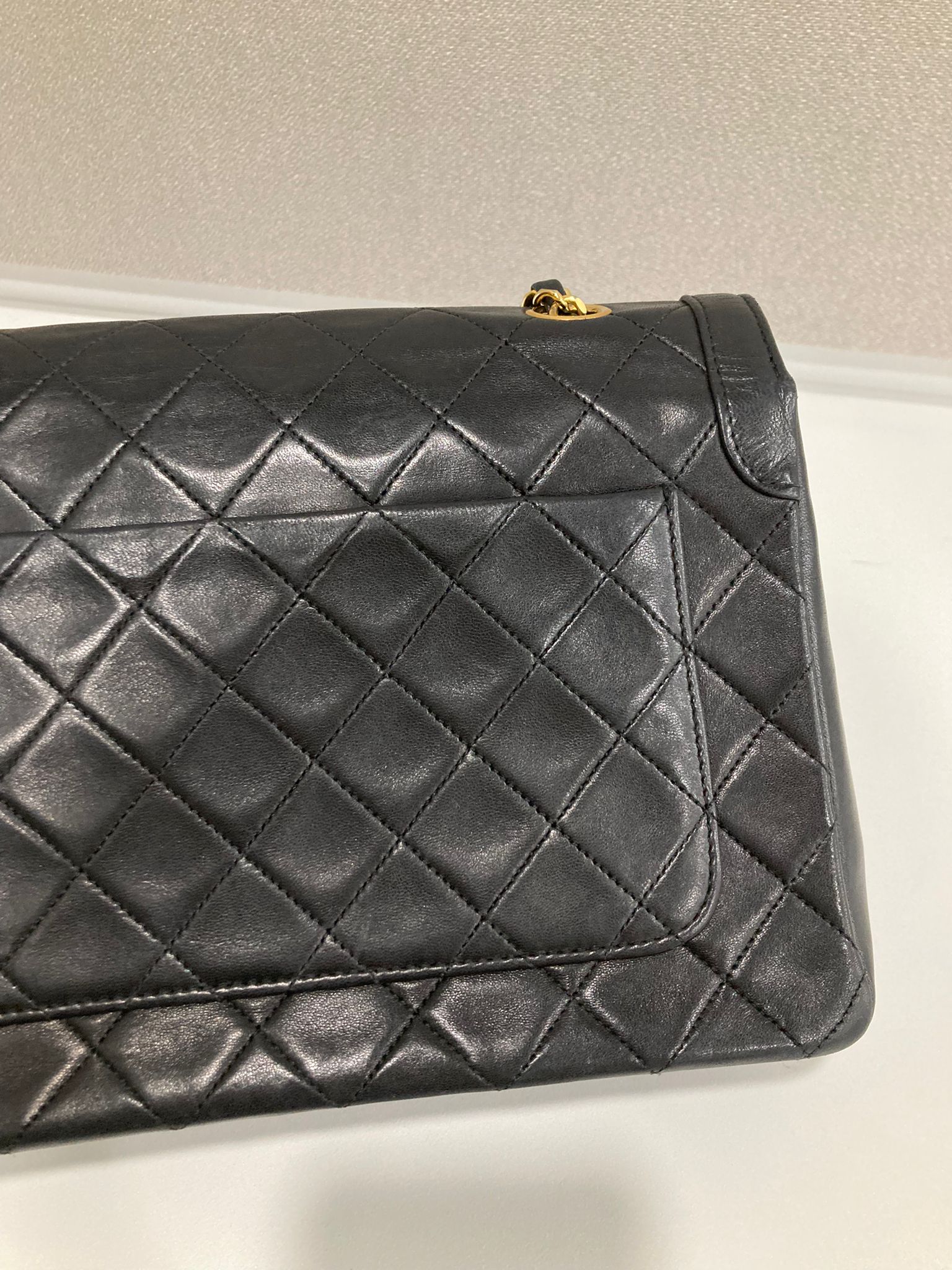 Chanel timeless classic flap con reborde (border stitch) y cartera a juego