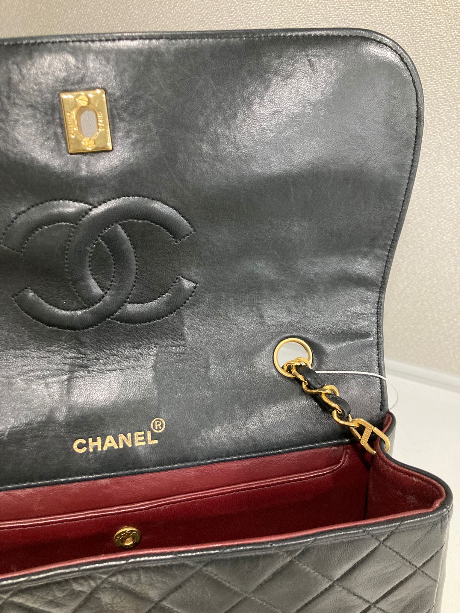 Chanel timeless classic flap con reborde (border stitch) y cartera a juego
