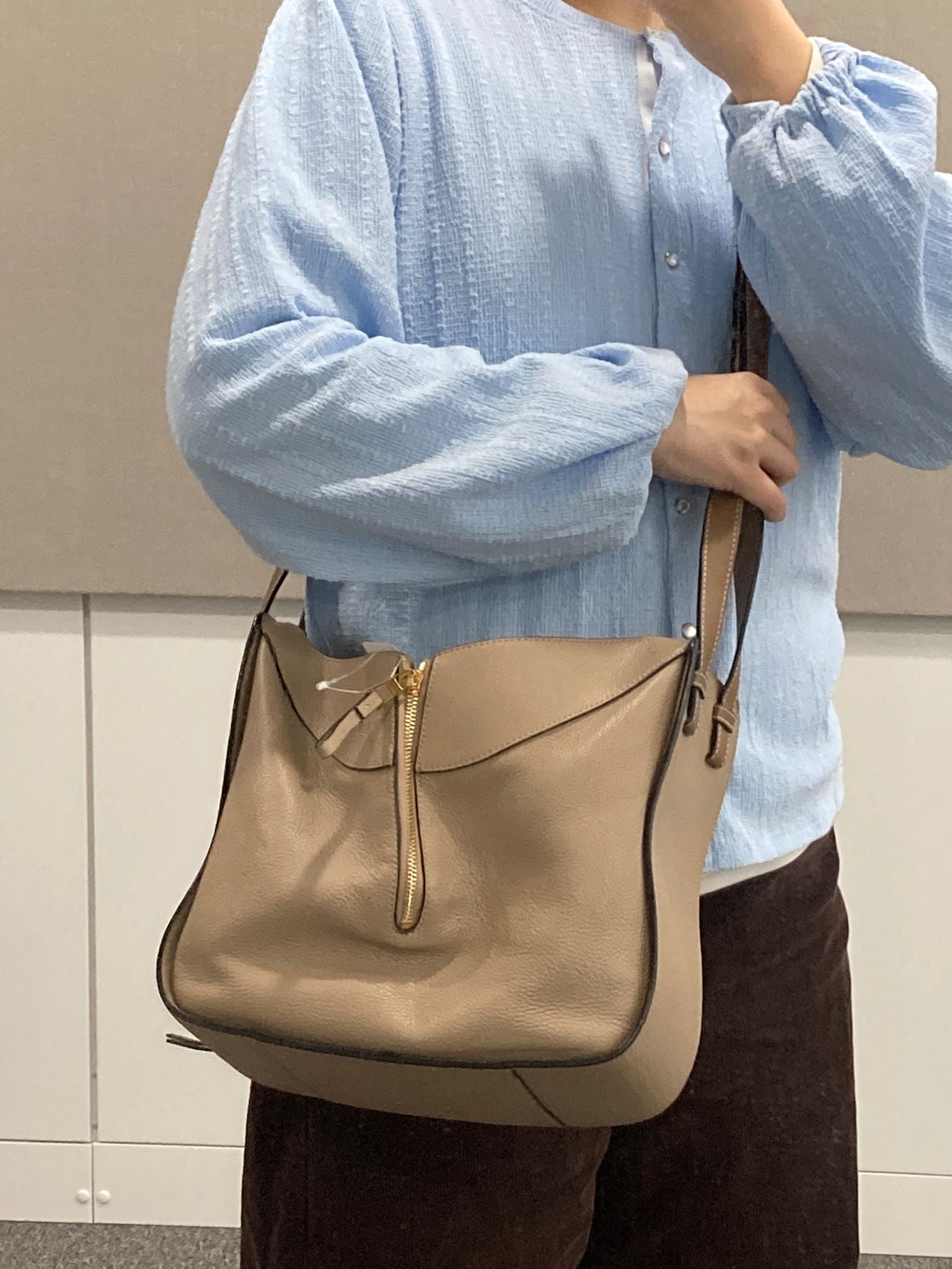 Hammock pequeño en suave piel de ternera graneada Arena