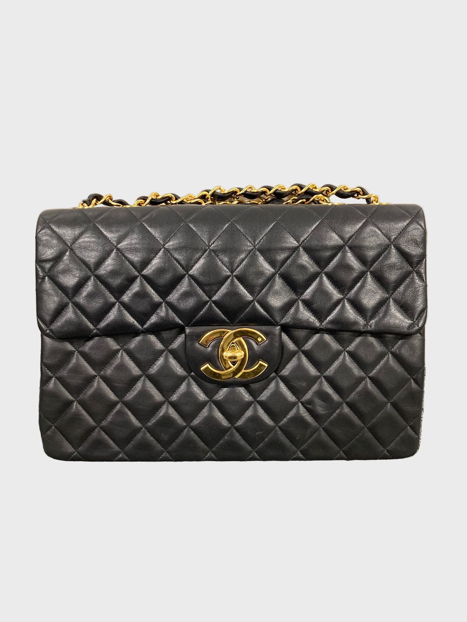 Chanel Jumbo Timeless 34 Vintage en piel de cordero negra y herrajes dorados