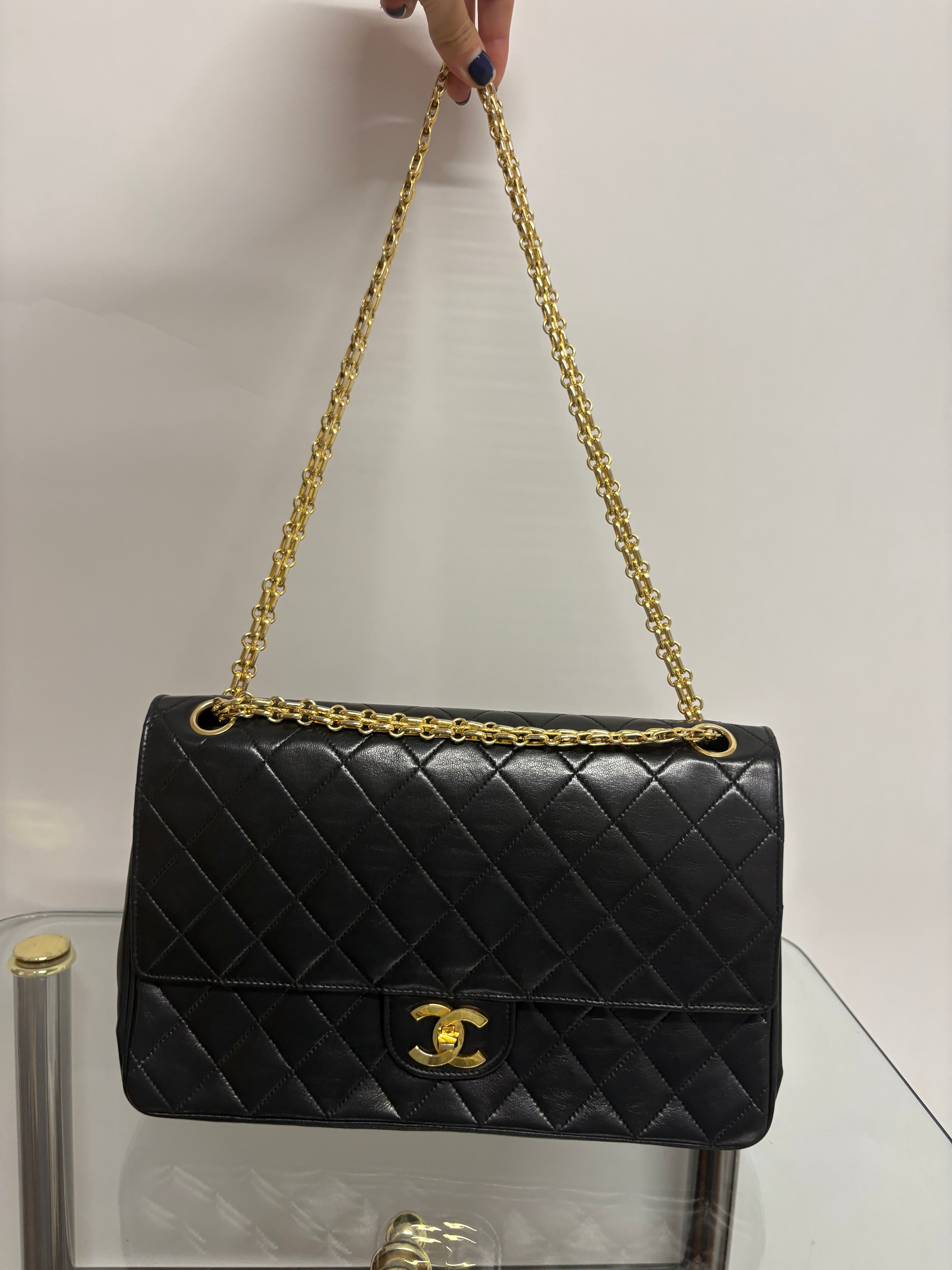 Chanel Timeless Double Flap piel de cordero negra – cadena dorada 2.55 - 24k