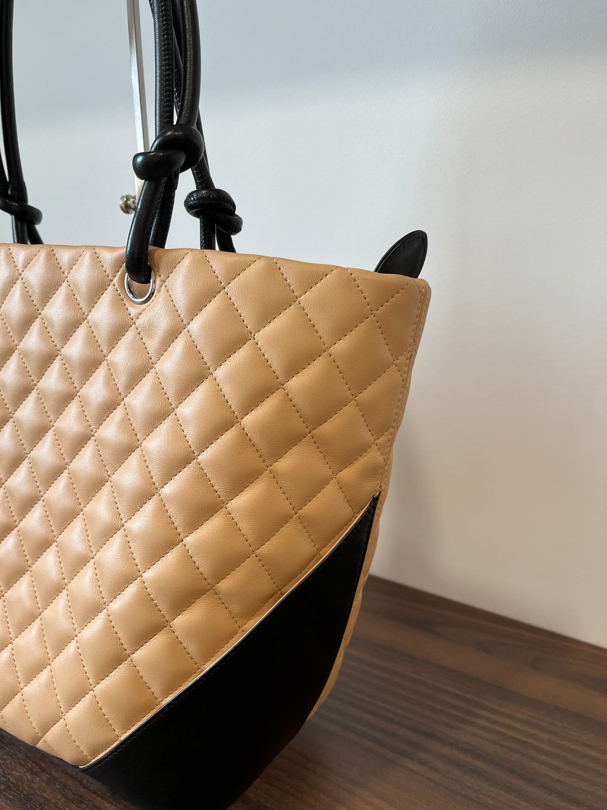 Chanel Cambon Ligne Tote Grande Piel de Cordero Beige · Serie 9