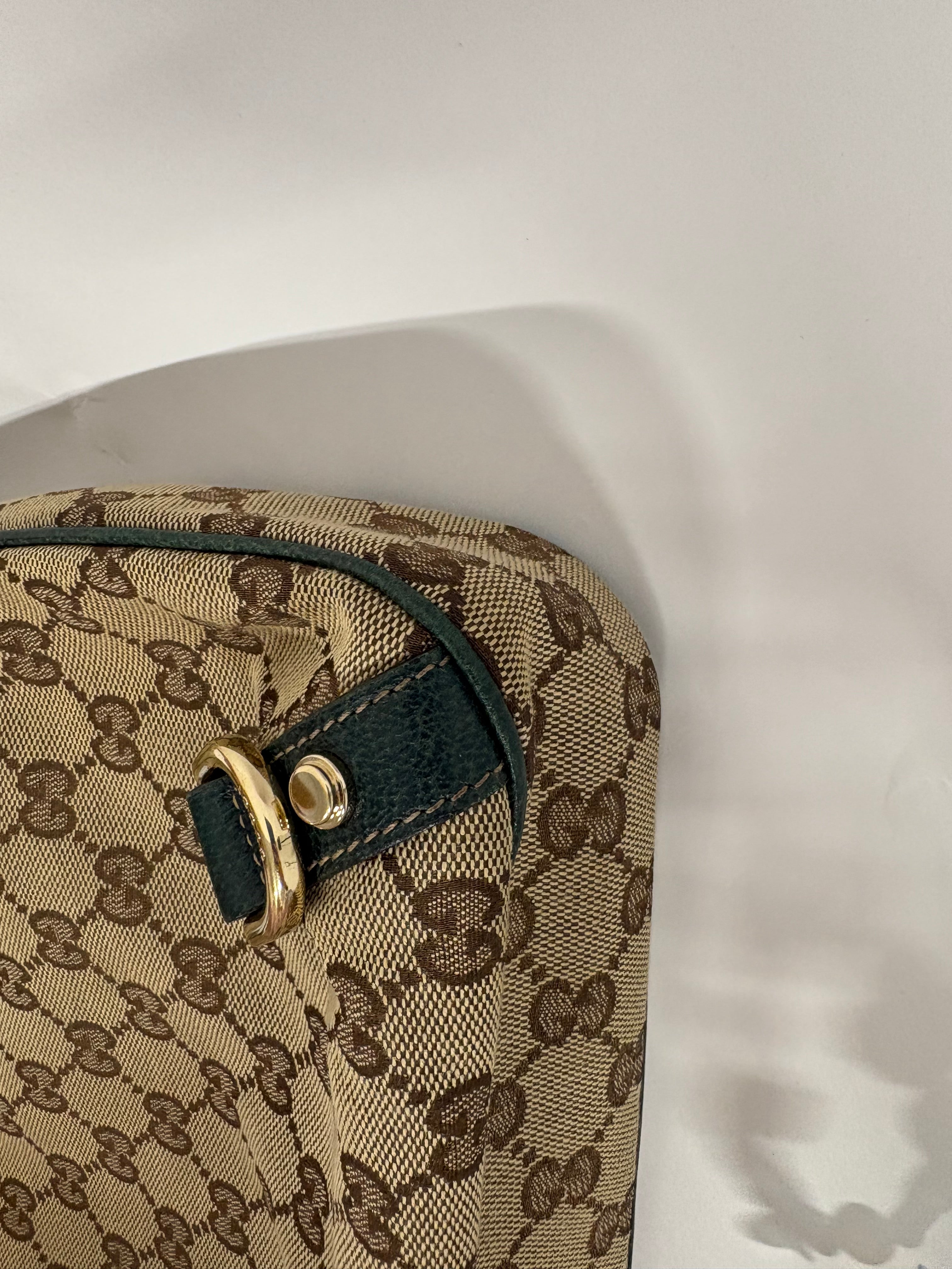 Gucci GG Canvas Shoulder Bag verde