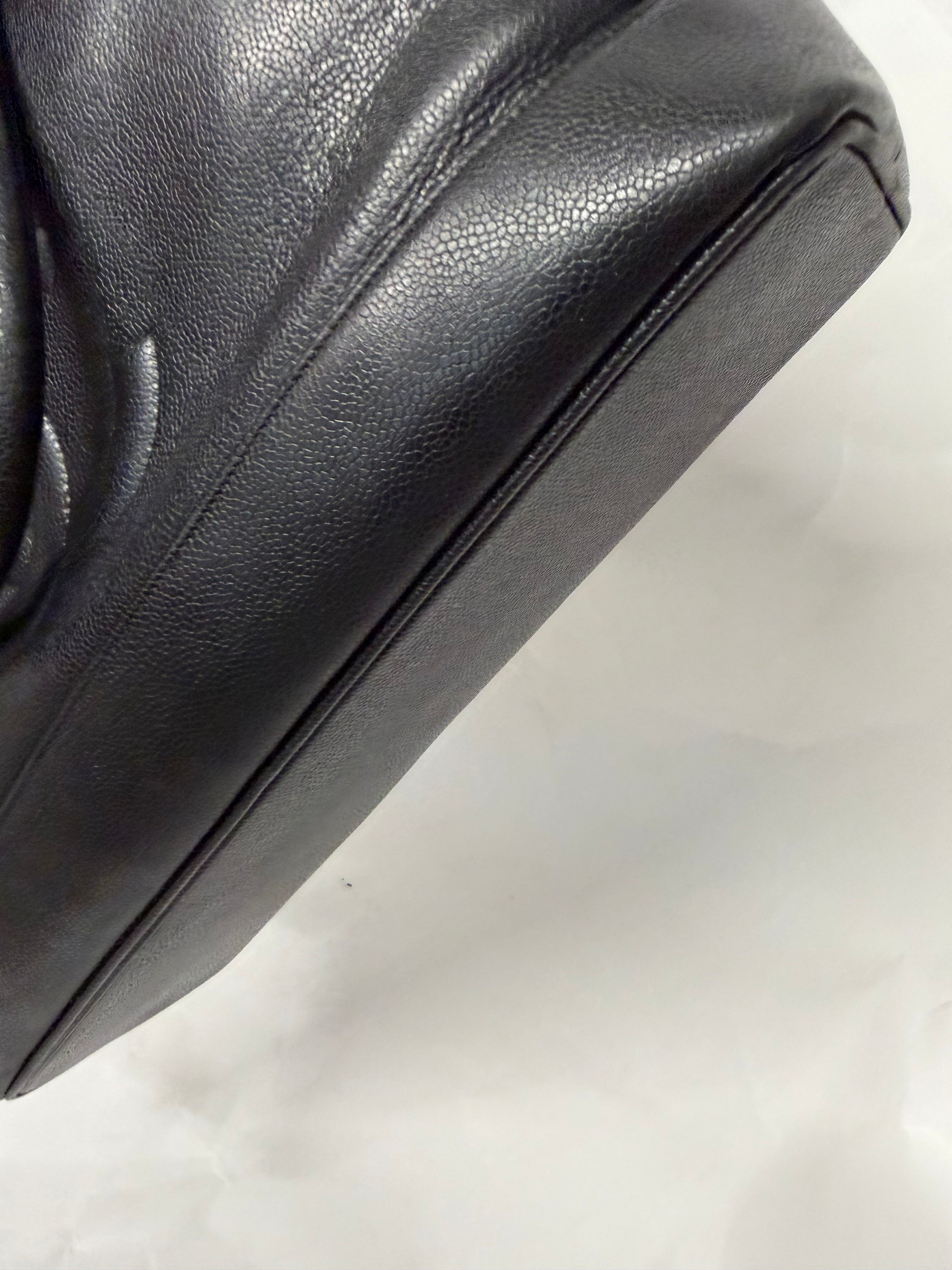 Chanel Caviar Tote Vintage | Logo Grande Turn Lock · Serie 2