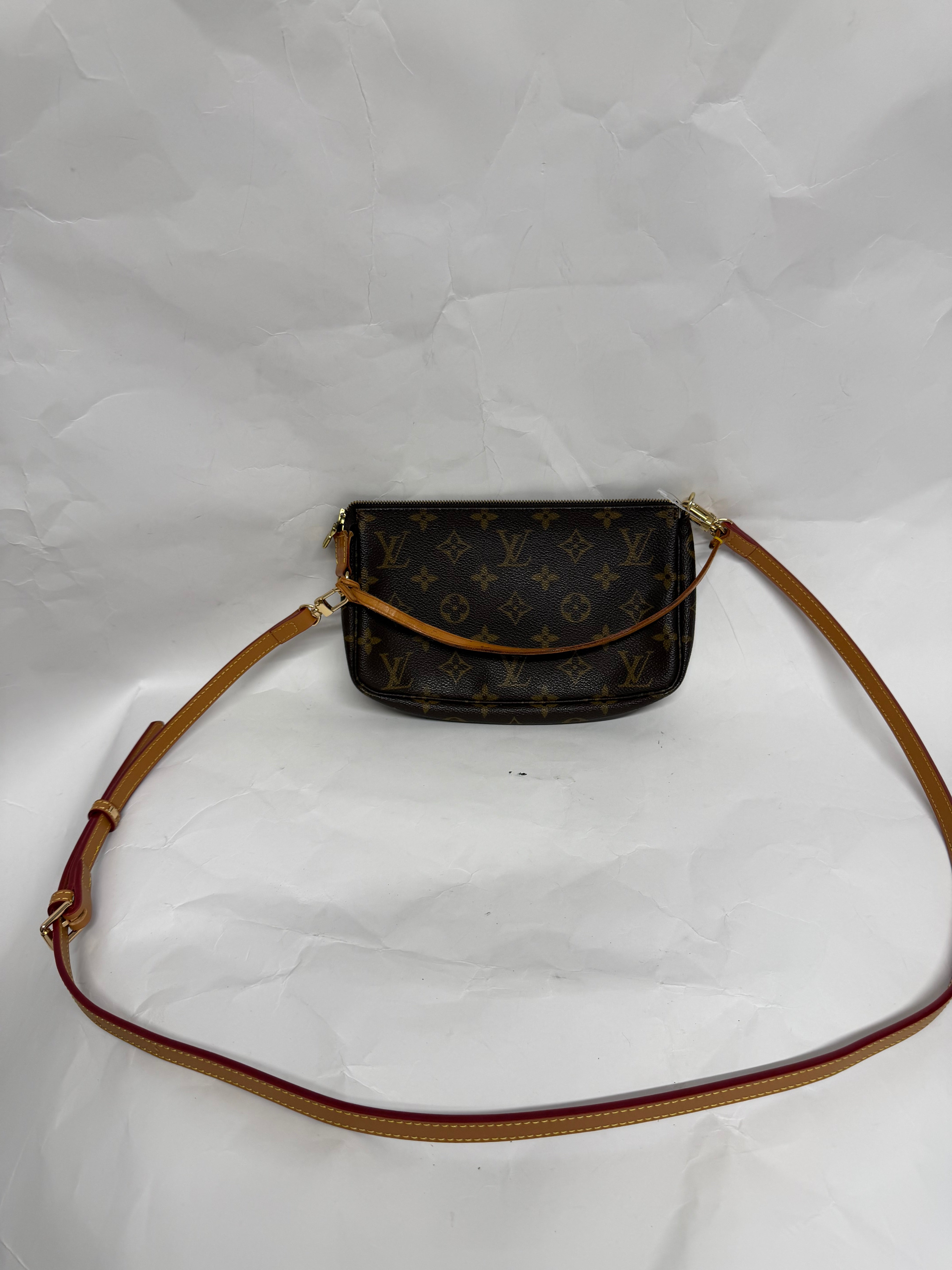 Louis Vuitton Pochette Accessoires monogram con 2 bandoleras extra